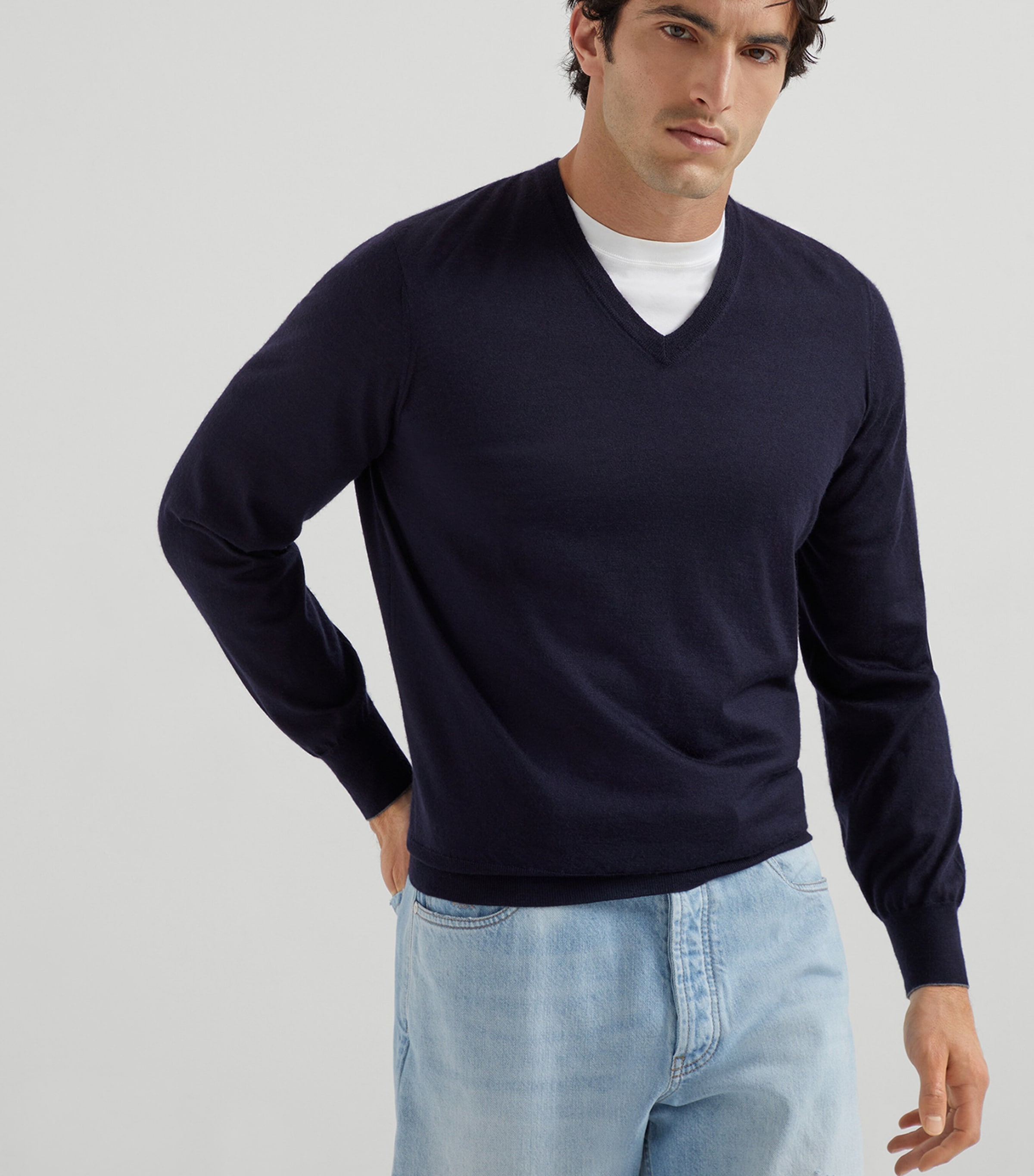 Cashmere V-Neck Sweater CW425 Image 2