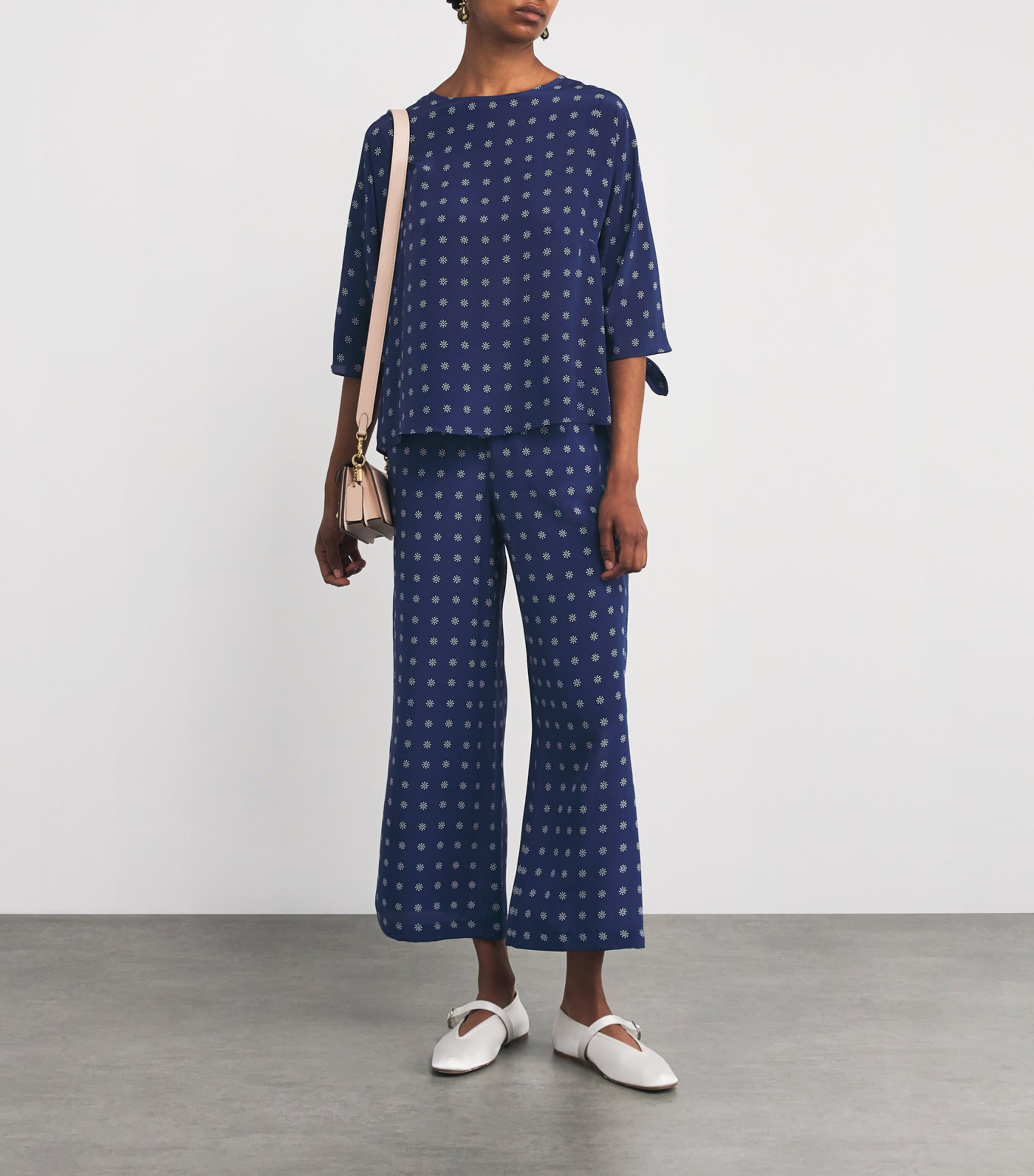 Silk Floral Print Blouse NAVY Image 2