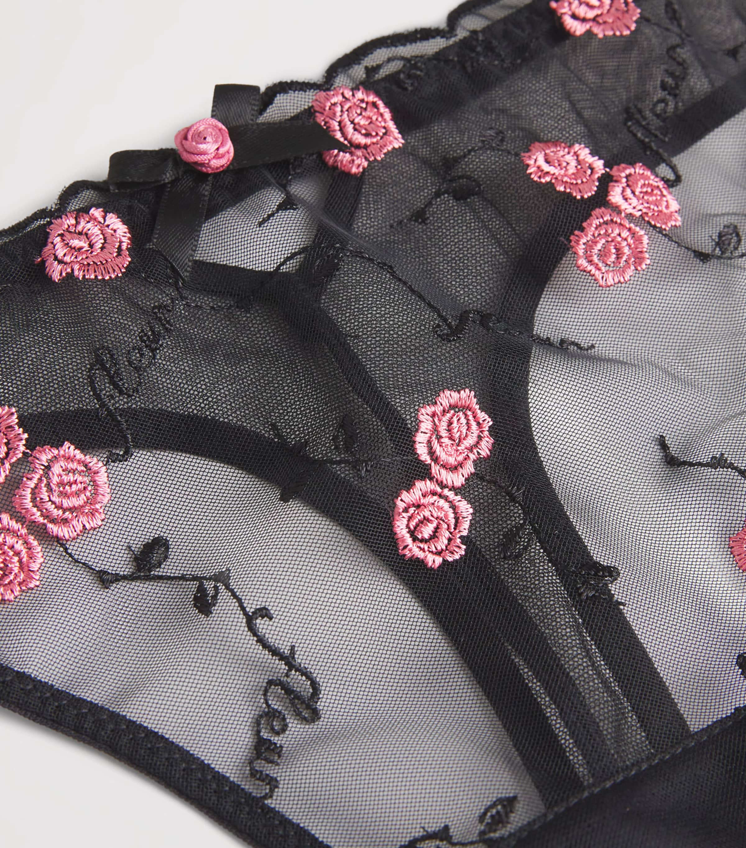 Rose and Vine Thong 0100 BLACK Image 4