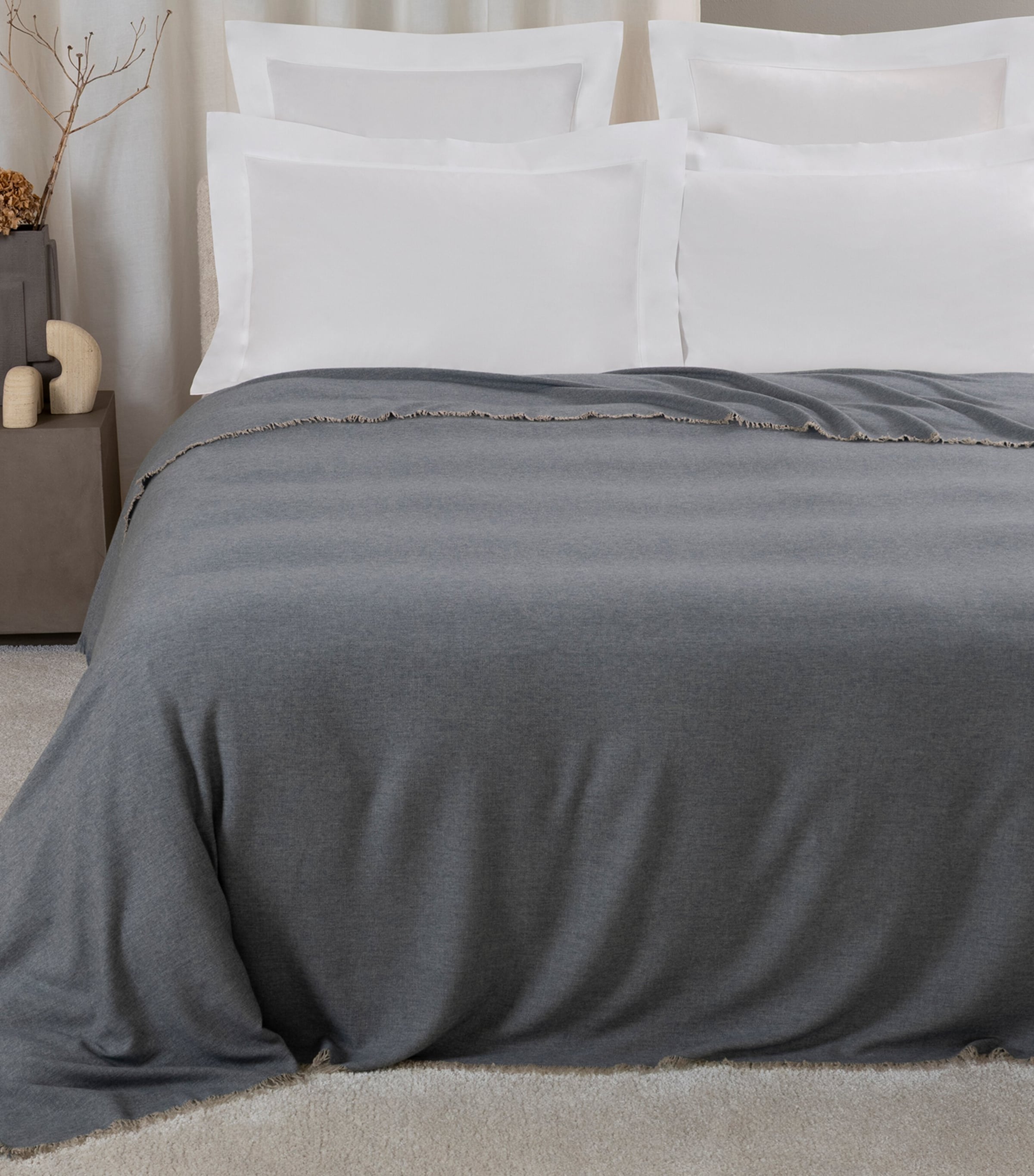 Frette Wool-blend Lightness Blanket In Blue