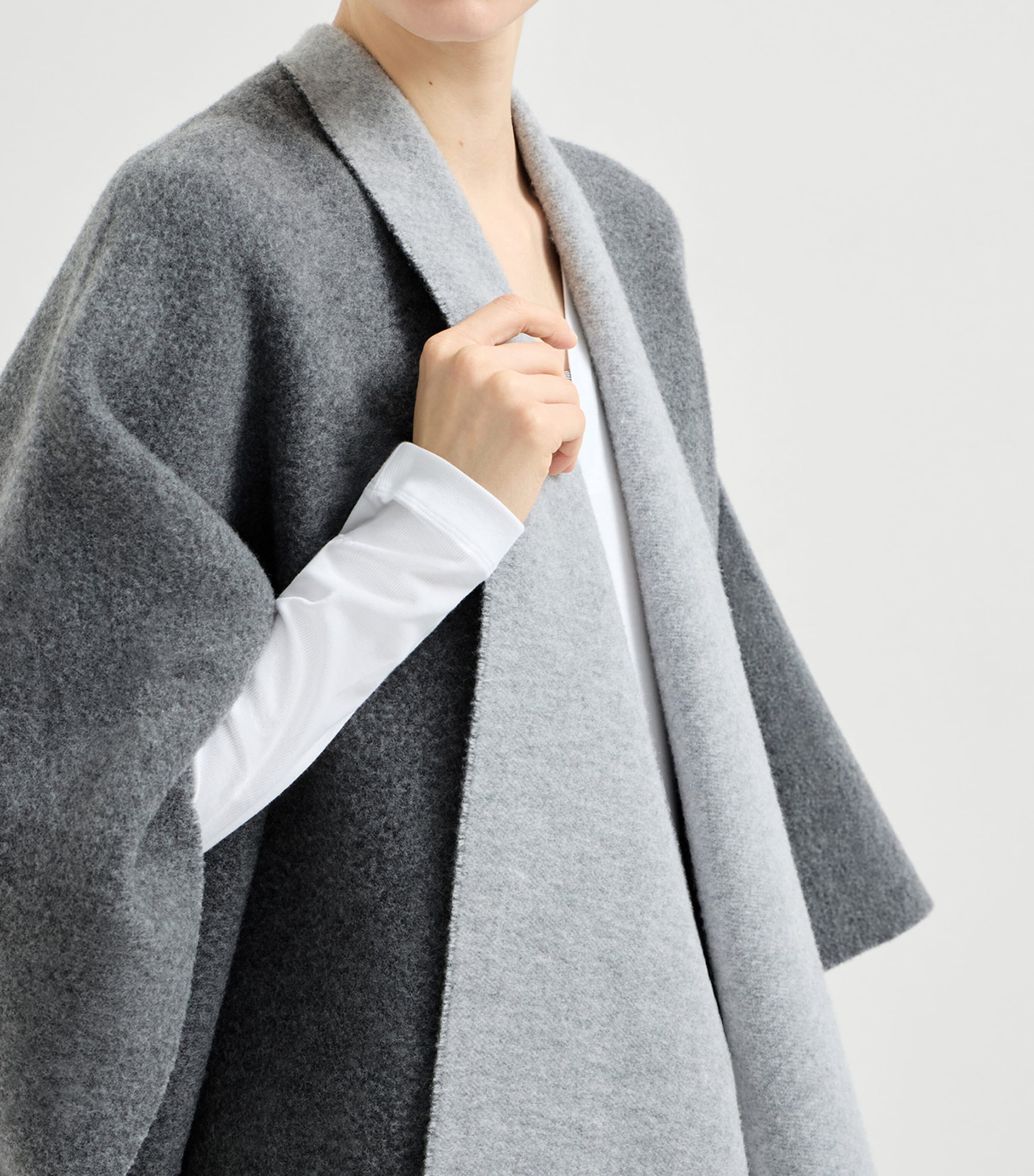 Brunello Cucinelli Womens Wool-Cashmere Reversible Poncho Image 6