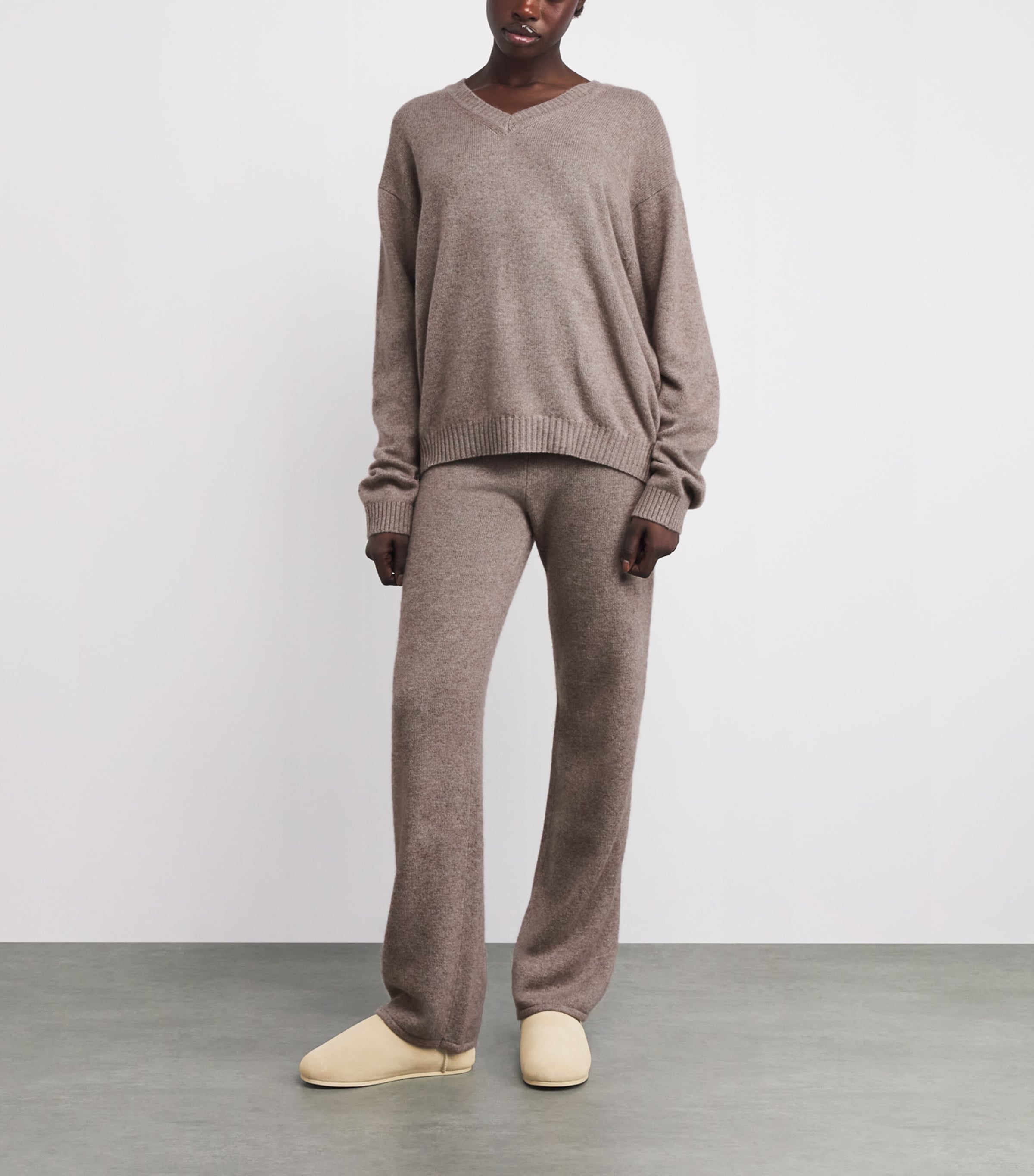 Skims Womens Wool-Cashmere Blend V-Neck Sweater Linen Image 2