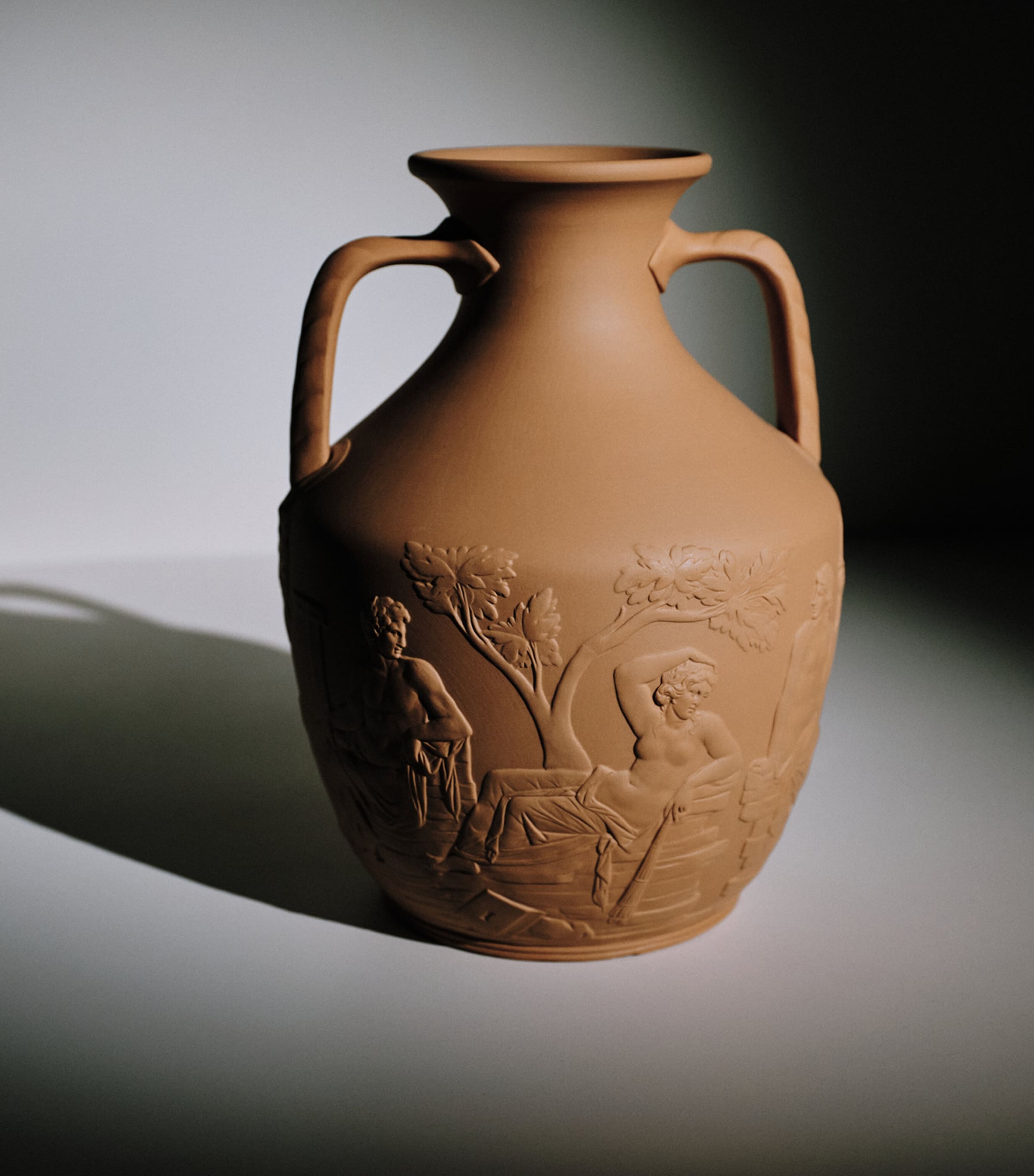 Large Iconic Portland Vase (26cm) BEIGE Image 2