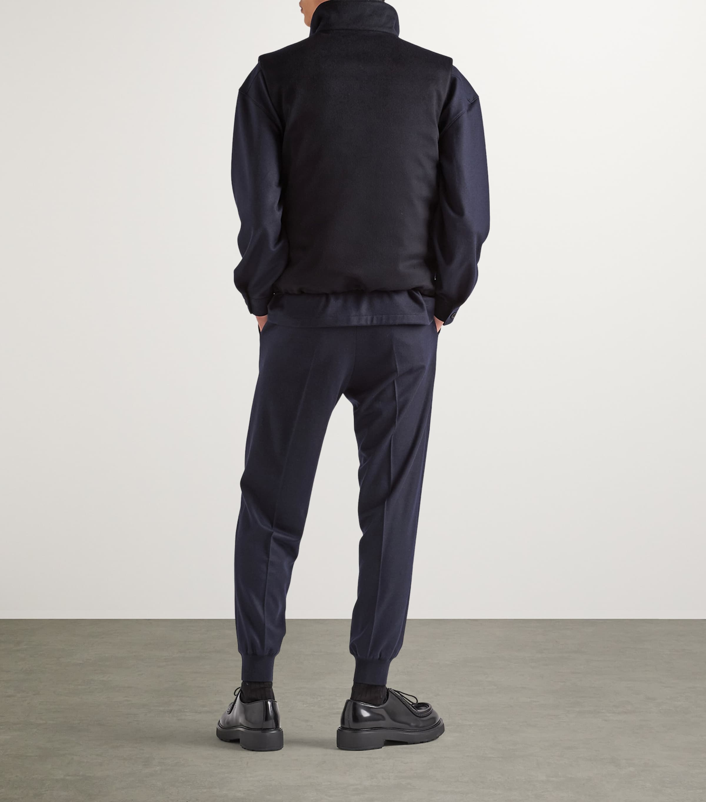 Cashmere Triangle Gilet F0008 Image 4