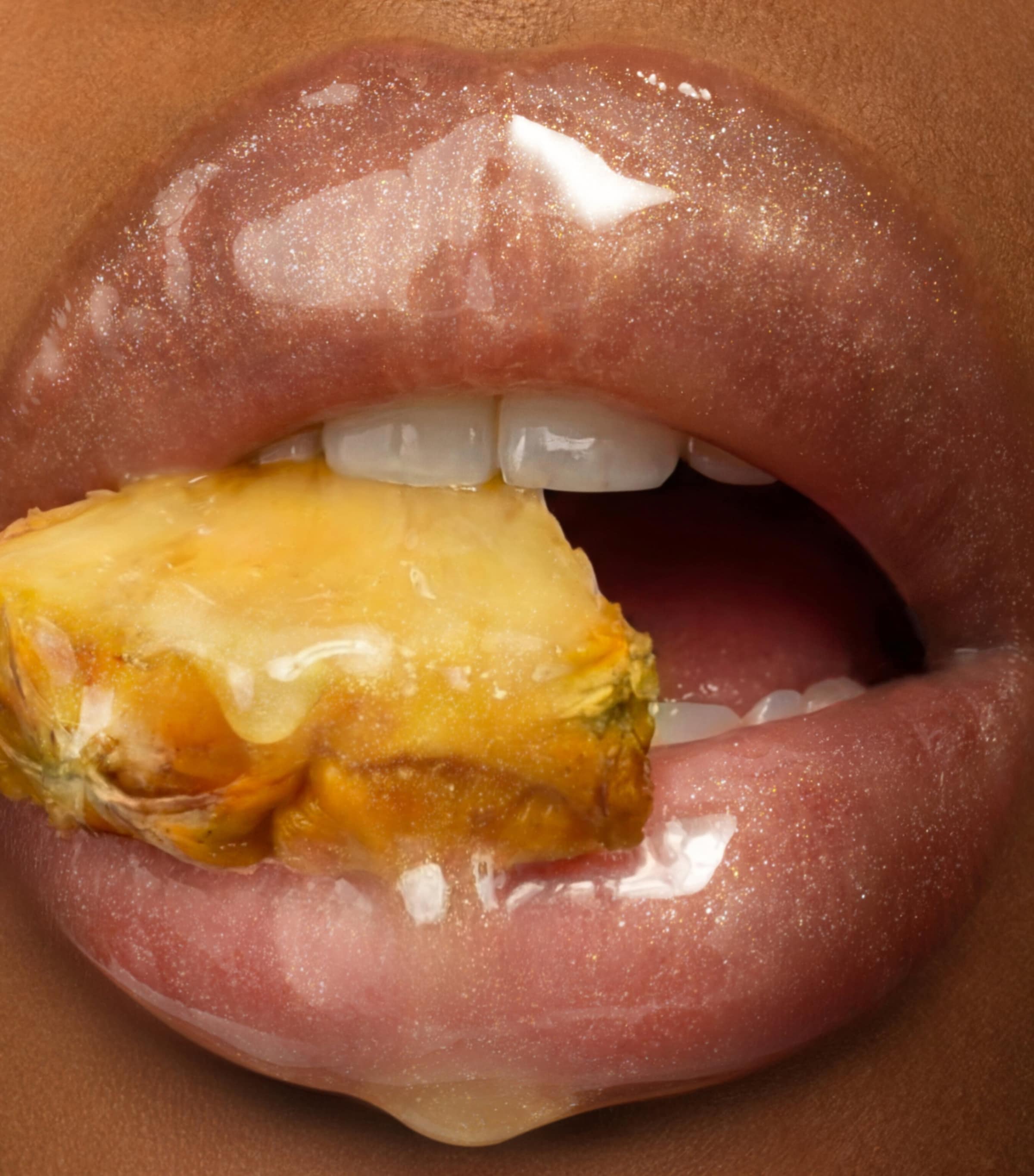 Gisou Honey Infused Lip Oil Pineapple Pout Image 9