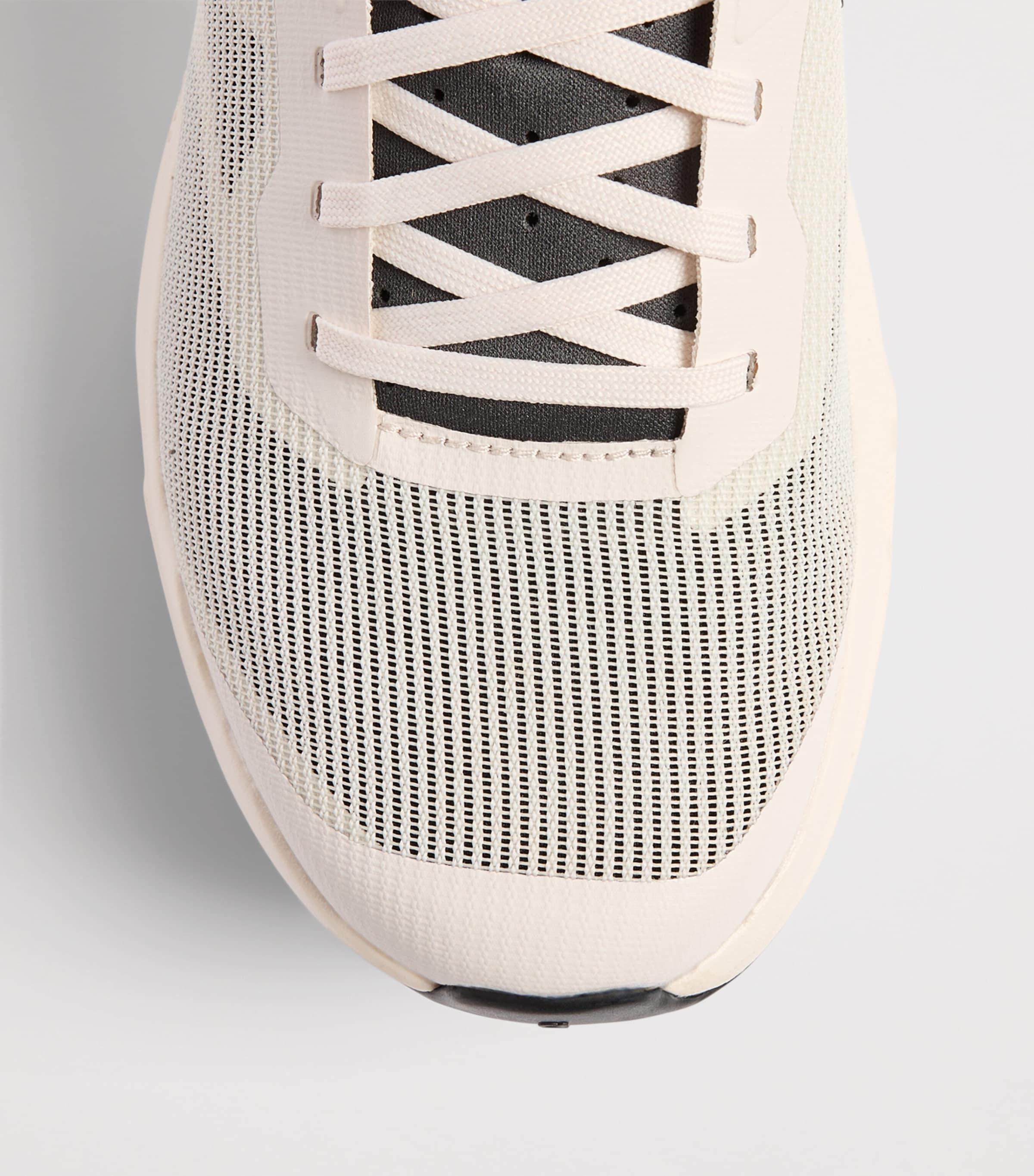 On Cloudvista 3 Trainers Oyster | Barberry Image 6