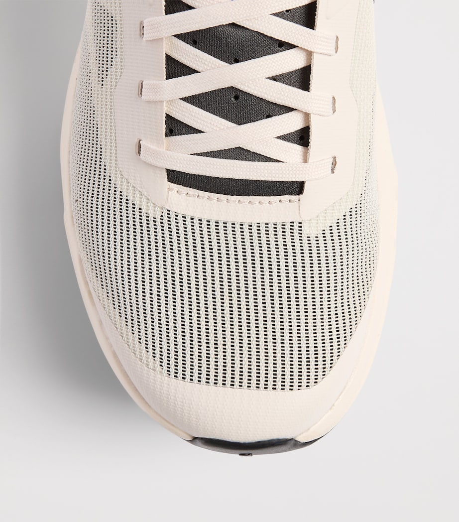 On Cloudvista 3 Trainers Oyster | Barberry Image 6