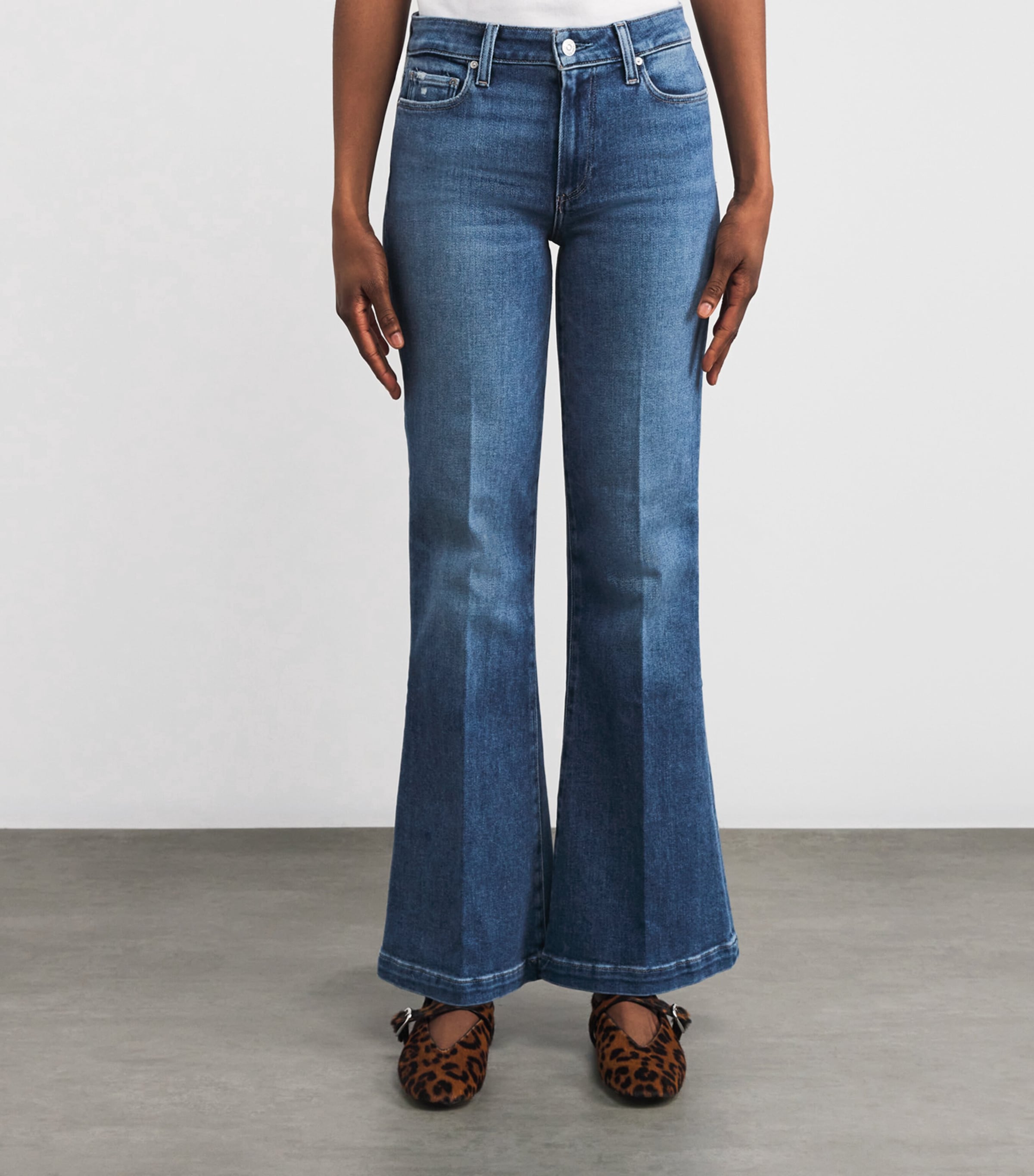 Genevieve Flared Jeans BOOKSHELF Image 3