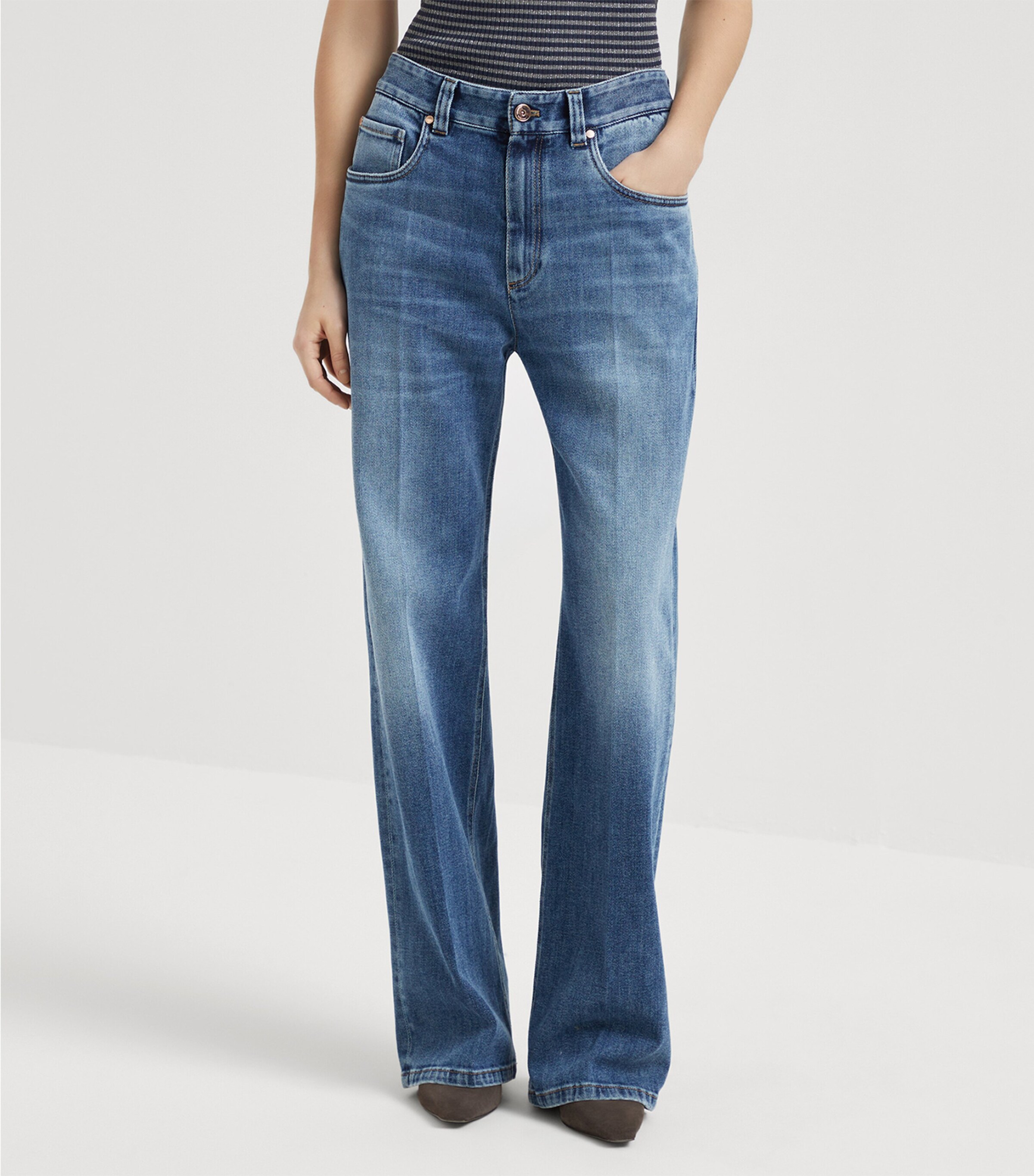 Brunello Cucinelli Womens Comfort Cotton Wide-Leg Jeans Image 2