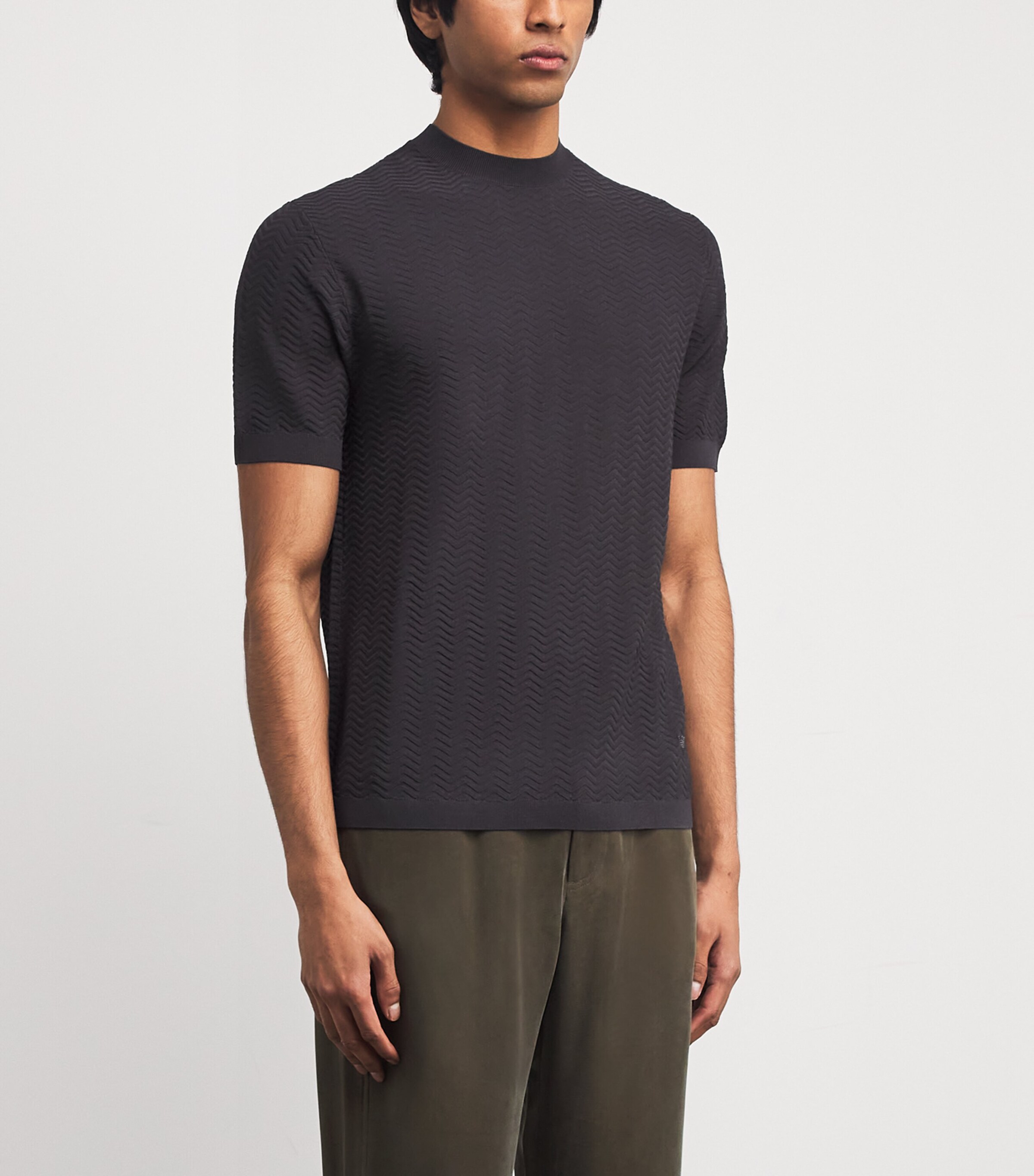 Embossed T-Shirt U8168 Image 3