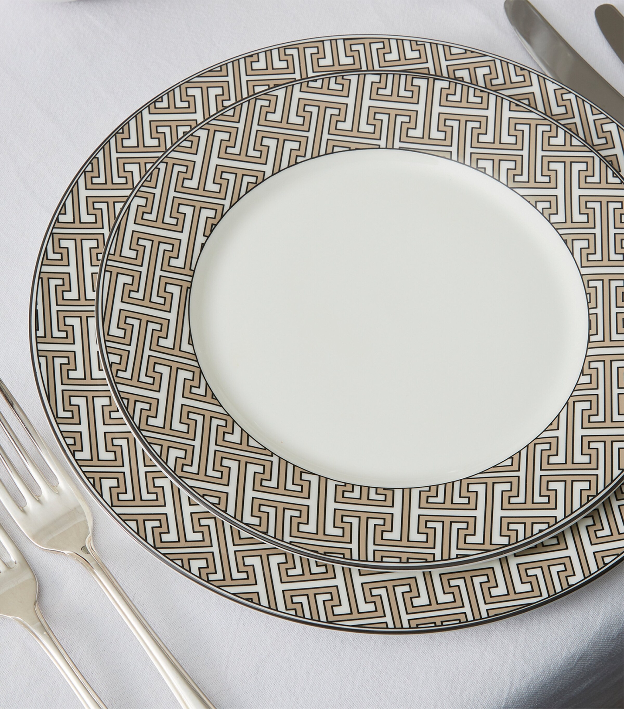 Set of 2 Maze Dinner Plates (26cm) TRUFFLE Image 2