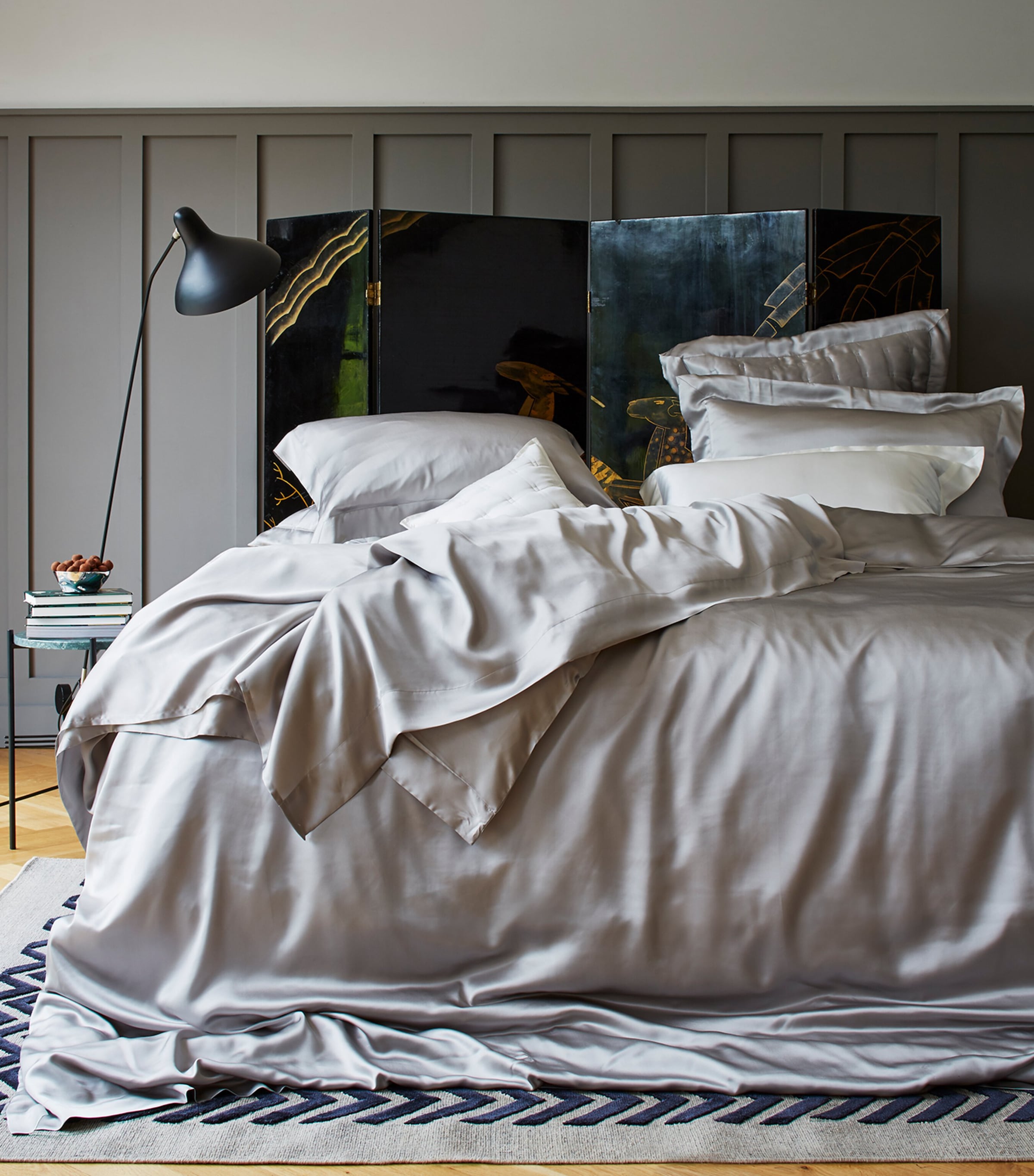 Silk King Duvet Cover (225cm x 220cm) SILVER GREY Image 4