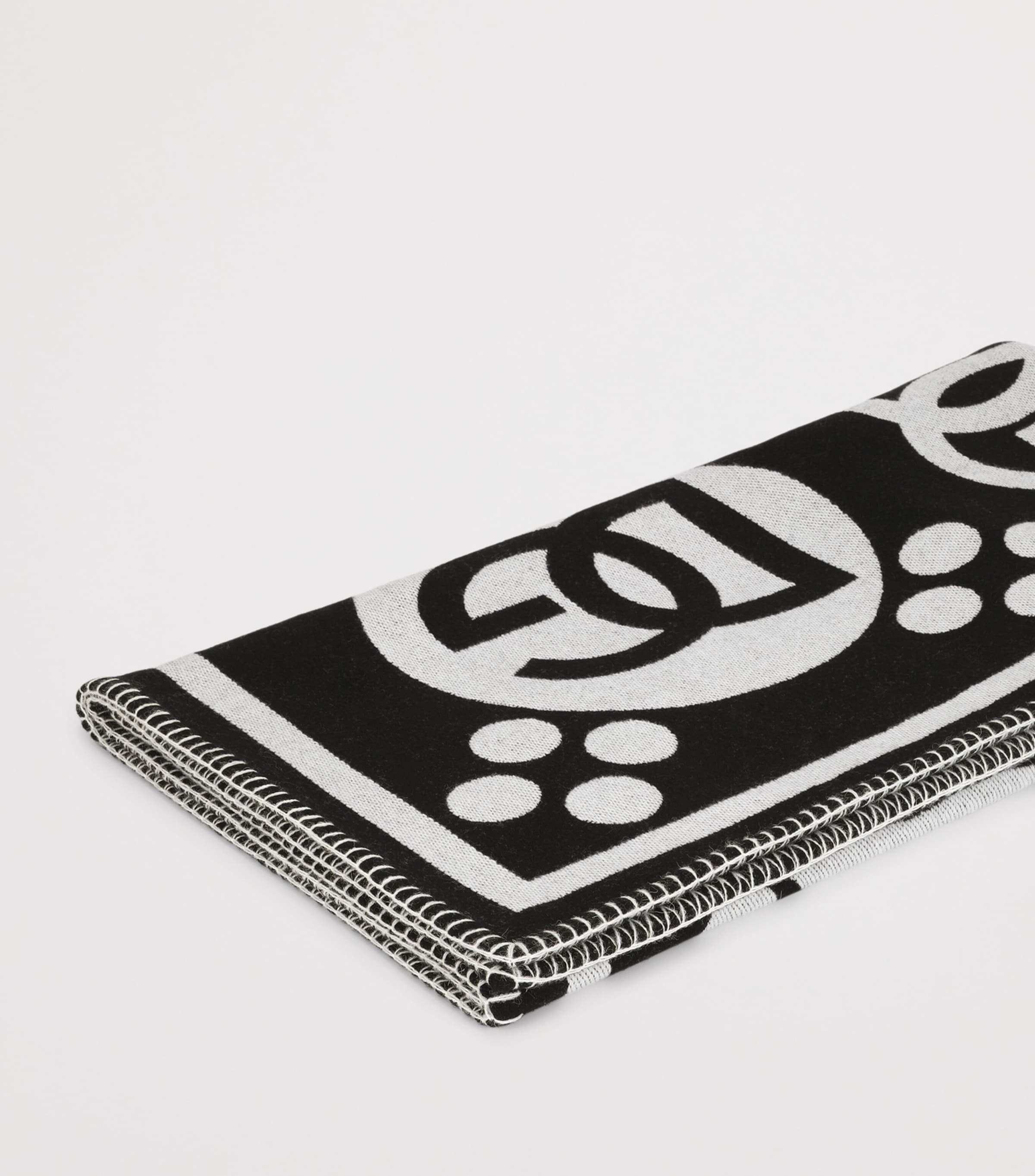 Wool Logo Jacquard Throw (140cm x 180cm) U0010-NERO/BIANCO Image 4