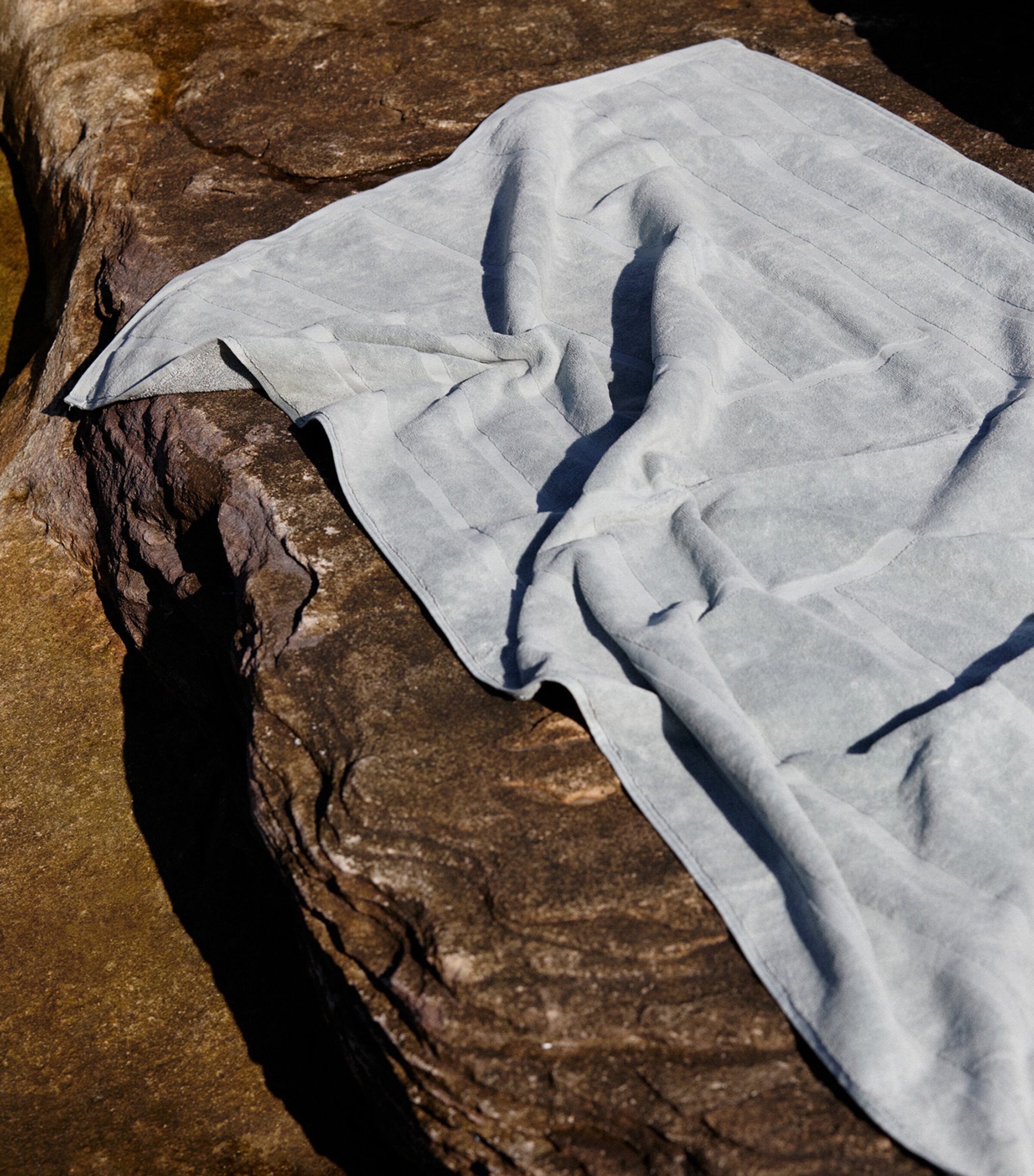 Woodford Beach Towel (90cm x 170cm) CEMENT Image 4