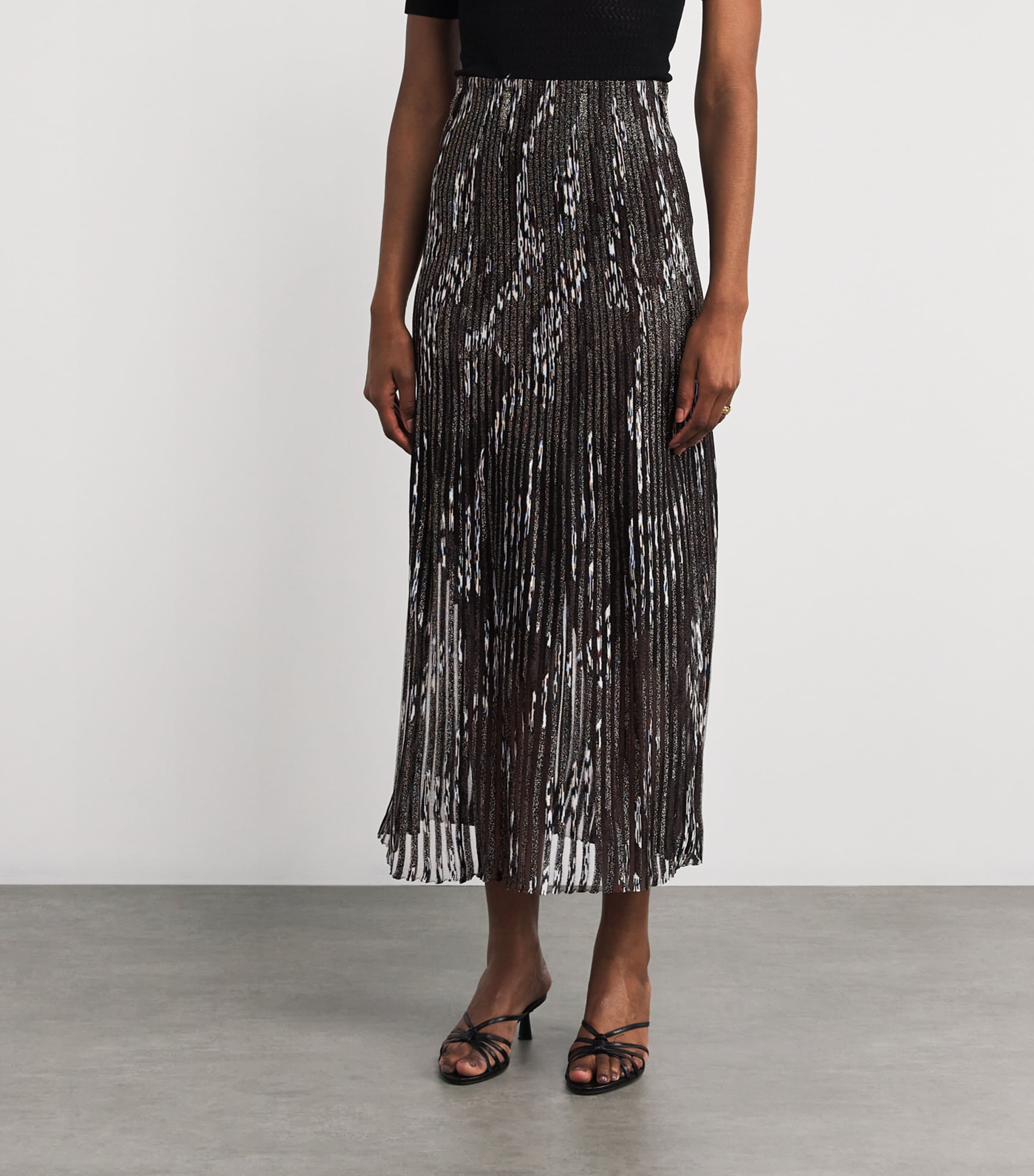 Metallic Pleated Maxi Skirt SM9T2 BLACK BASE Image 3