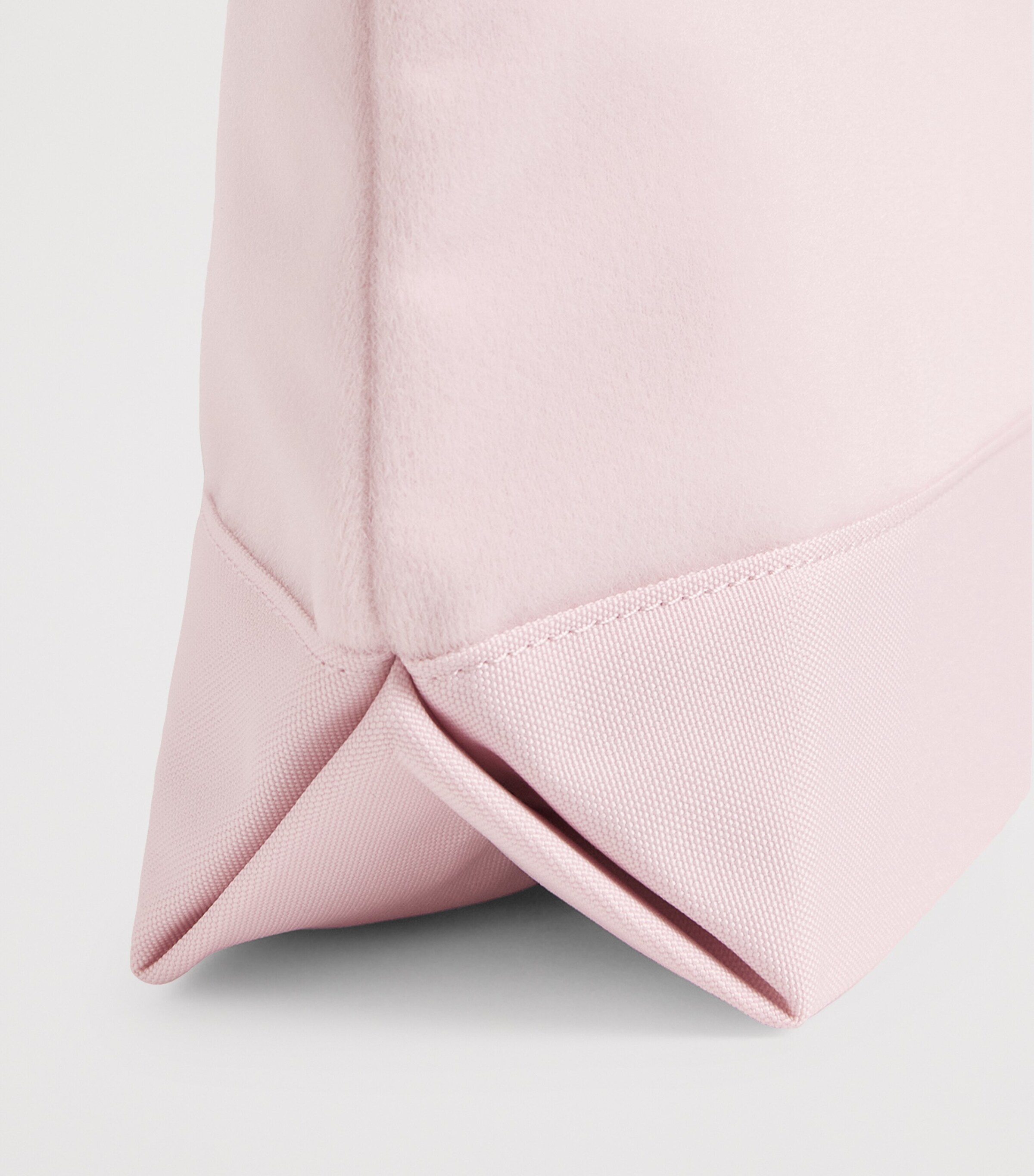 BECCO BAGS Medium Montreaux Pouch Light Pink Image 3