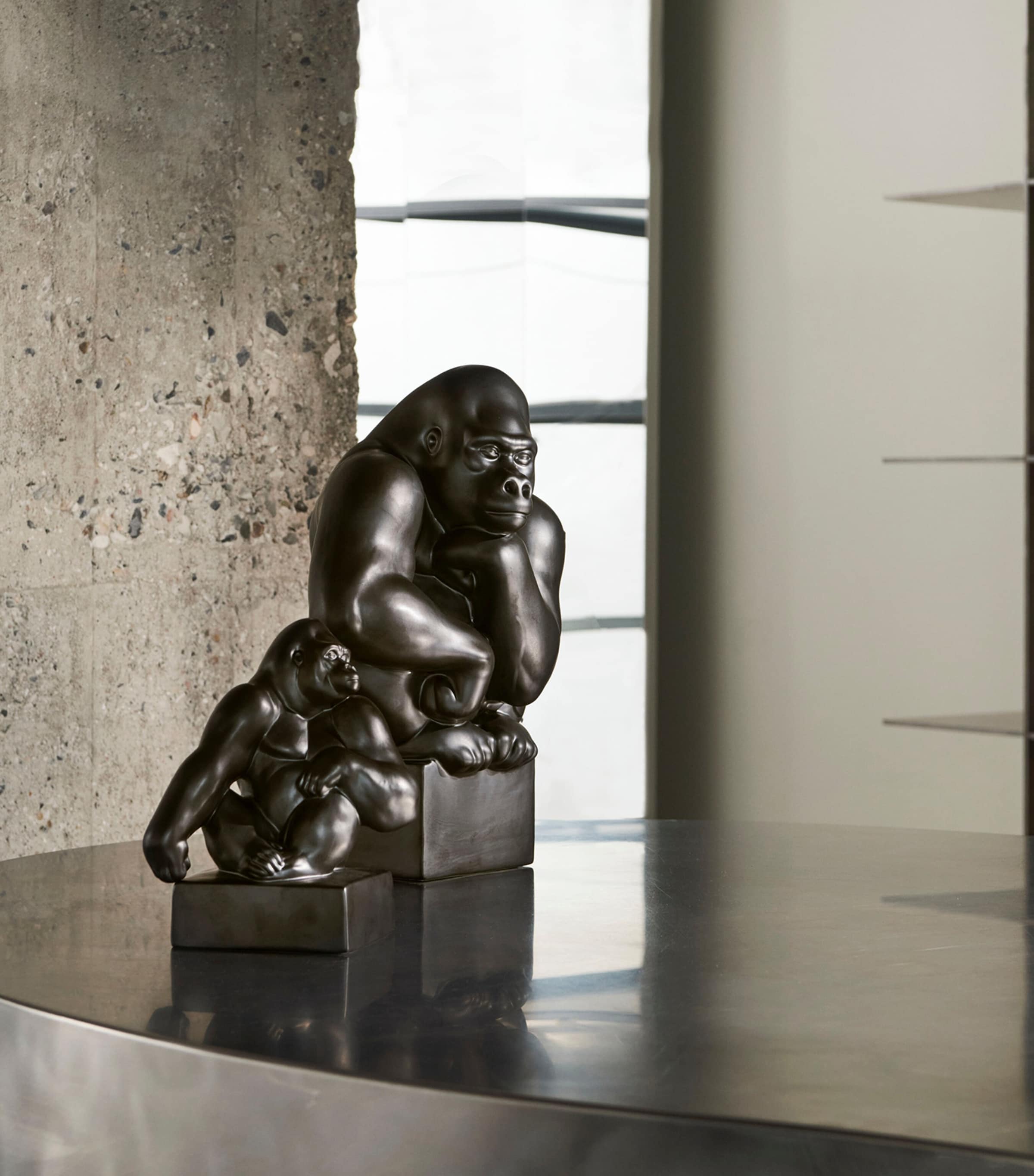 Porcelain Gorilla Figurine (20cm) MULTI Image 4