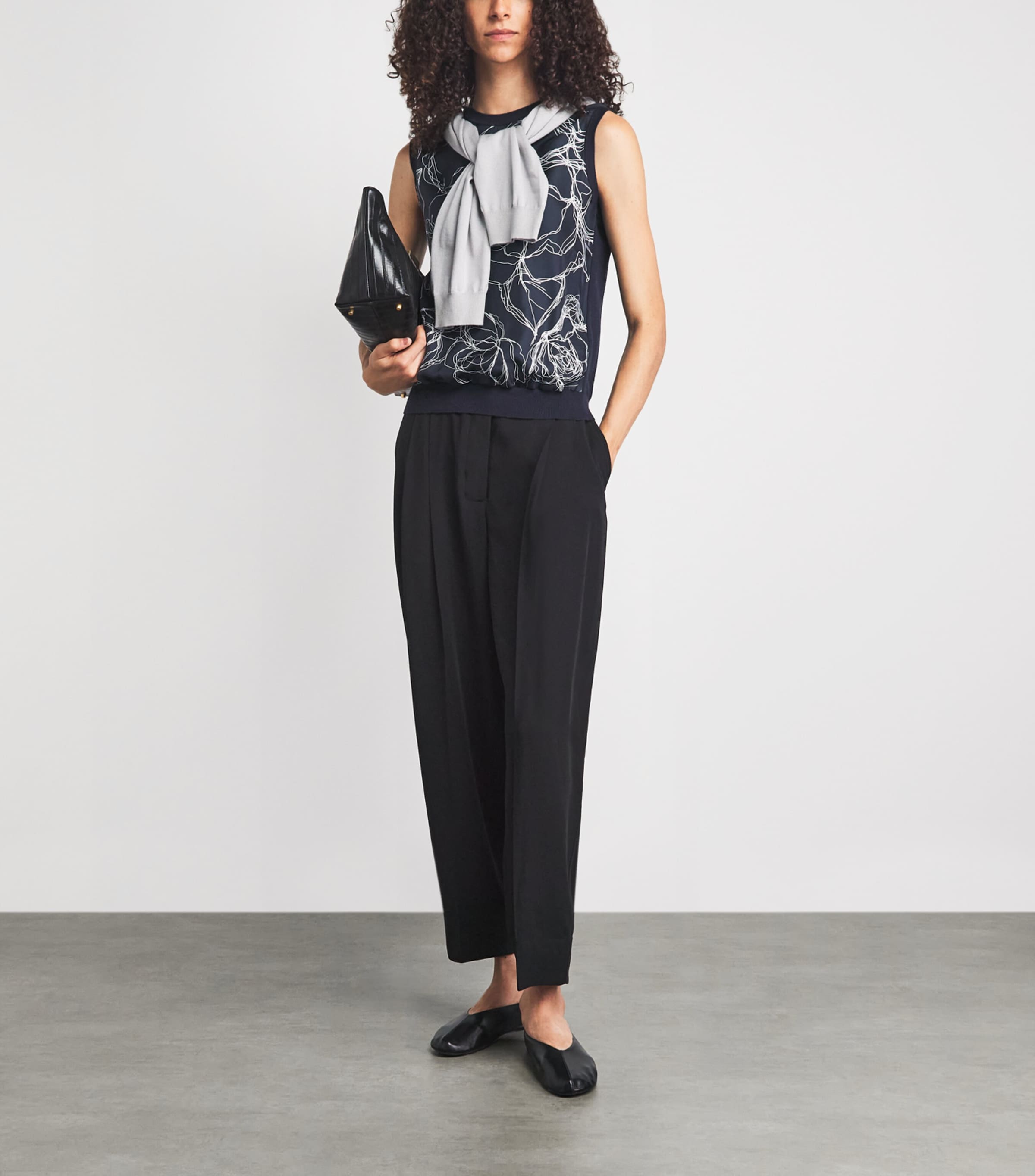 Fabiana Filippi Womens Silk-Blend Floral Sleeveless Blouse Blu Notte Image 2