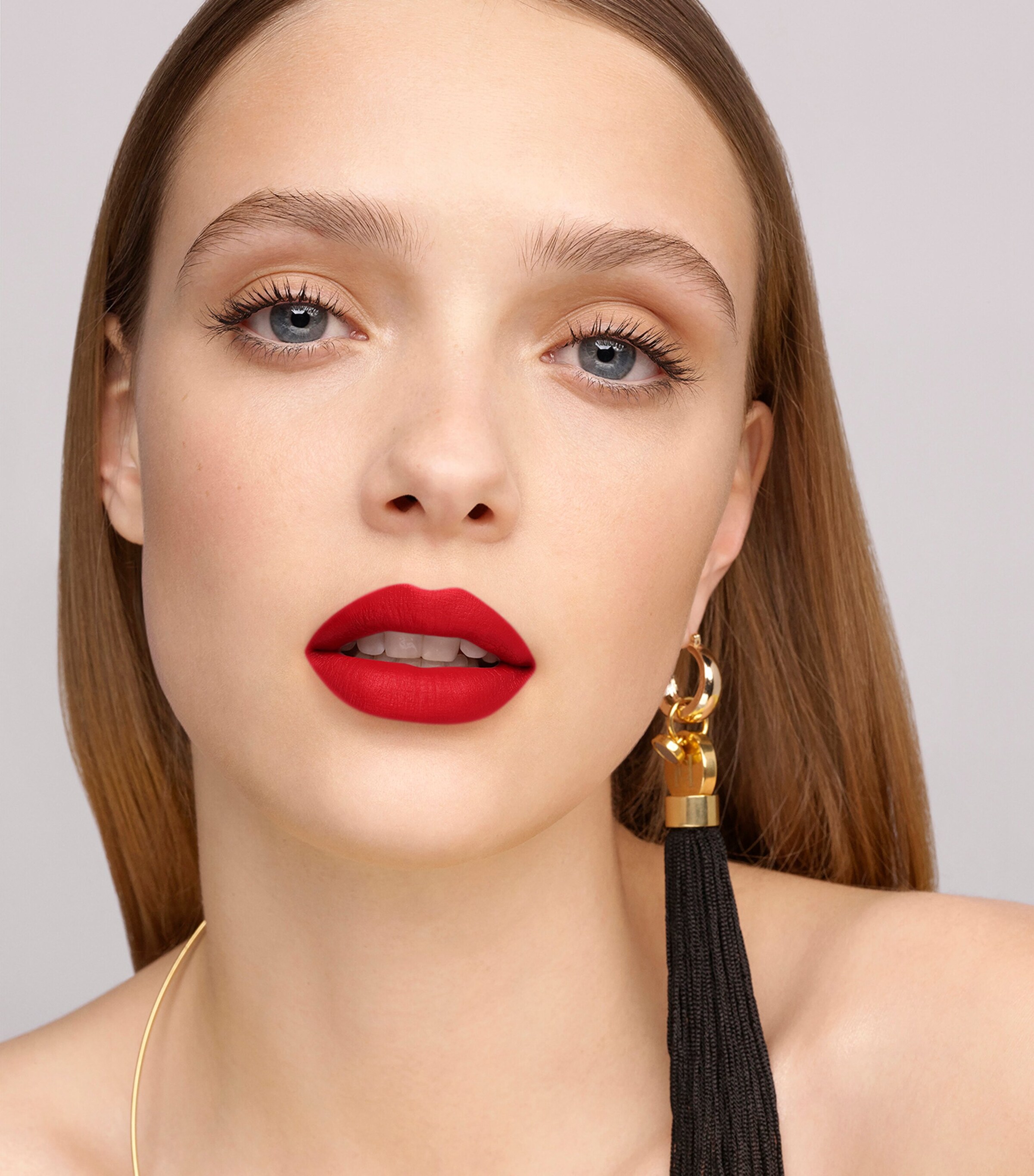 Carolina Herrera Fabulous Kiss Blur Matte Lipstick and Cap Bundle Matte Image 4