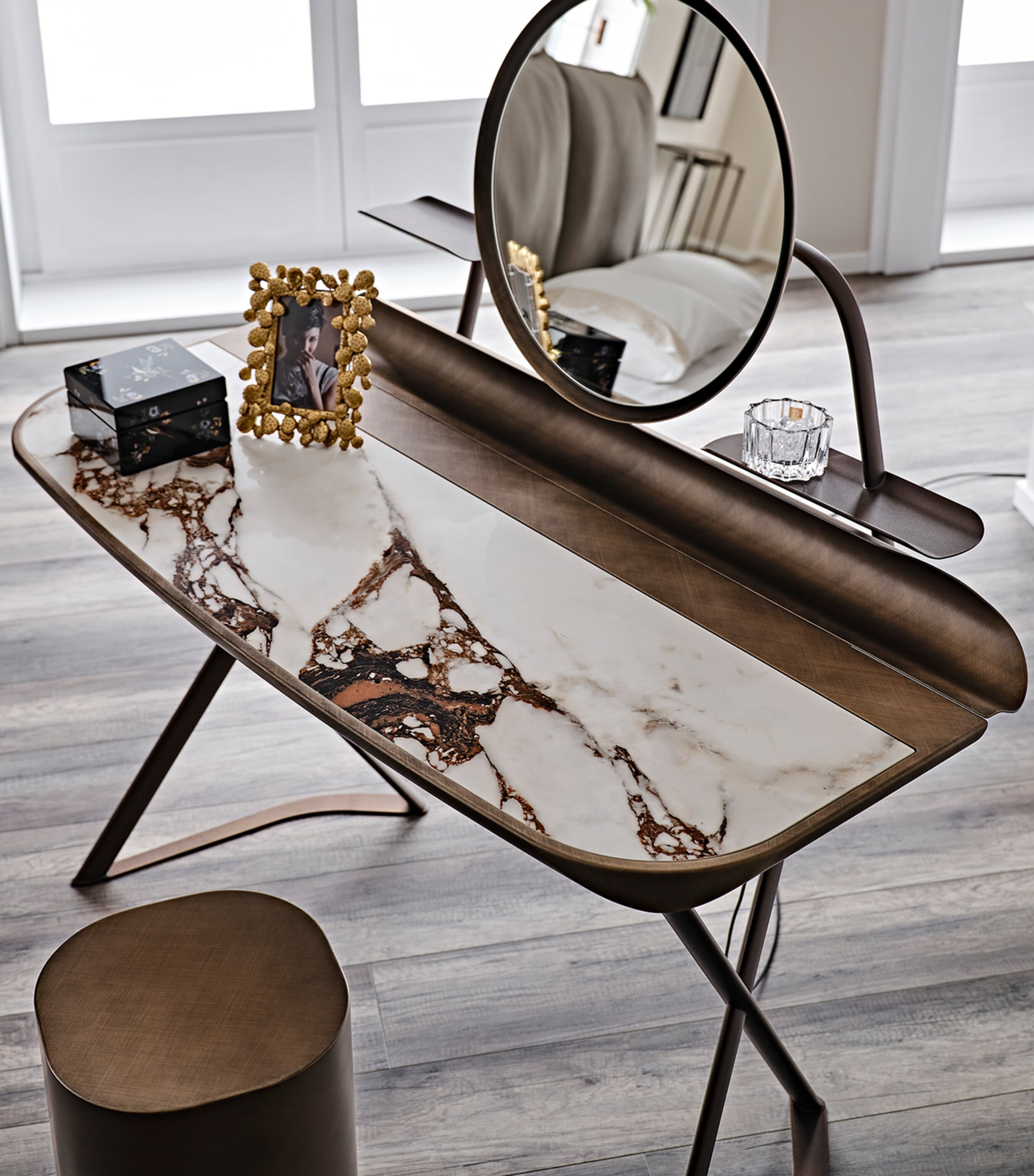 Cattelan Bronzed Steel Cacoon Trousse Keramik Dressing Table