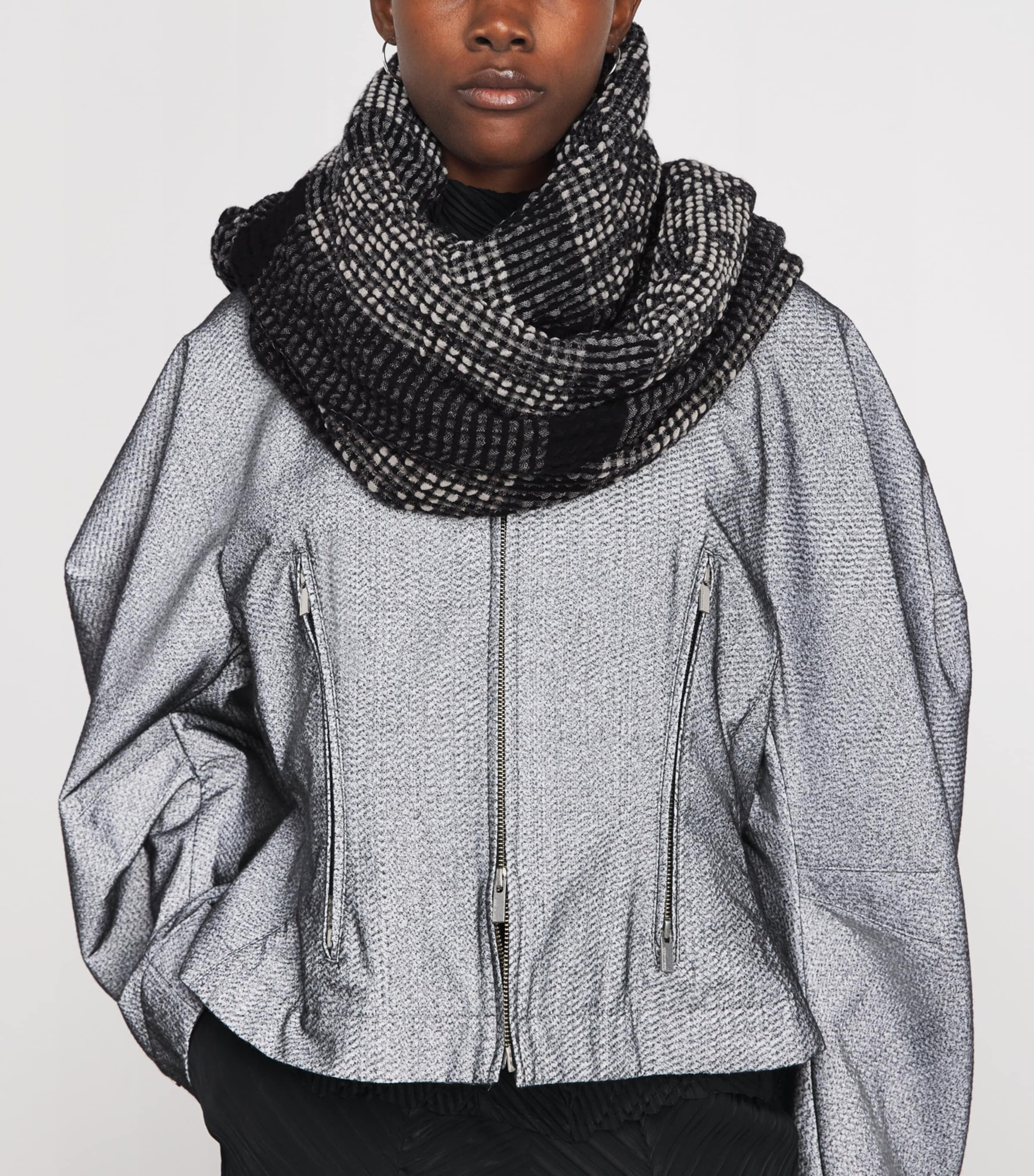 Issey Miyake Wool-Cashmere Bumpy Wool Scarf Black Hued Image 2