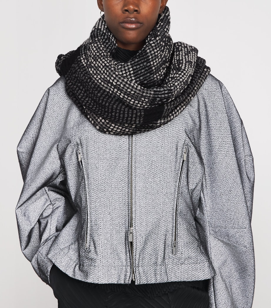Issey Miyake Wool-Cashmere Bumpy Wool Scarf Black Hued Image 2