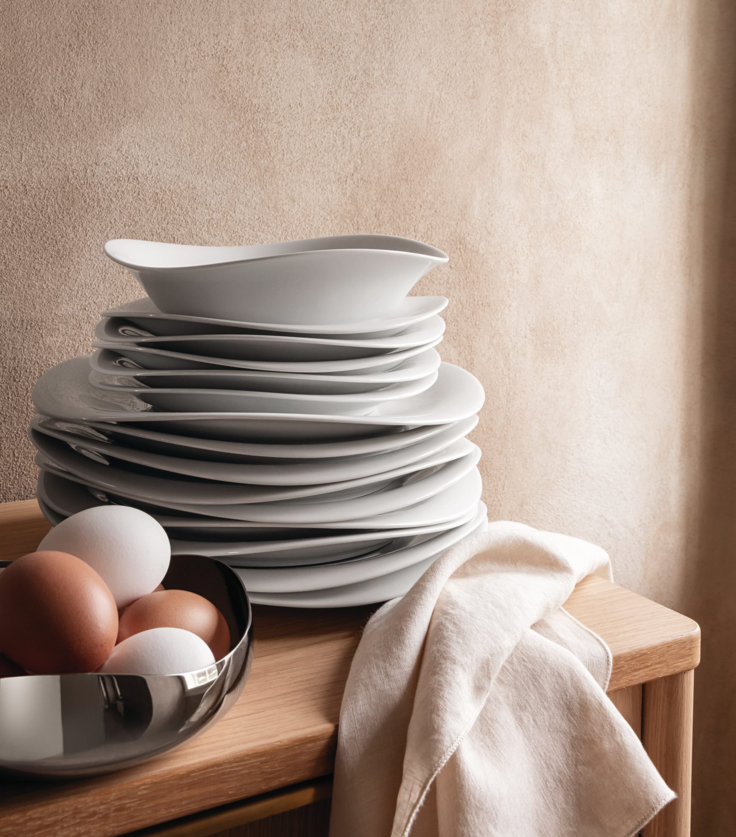 Cobra Medium Bowl (24cm) SILVER Image 2