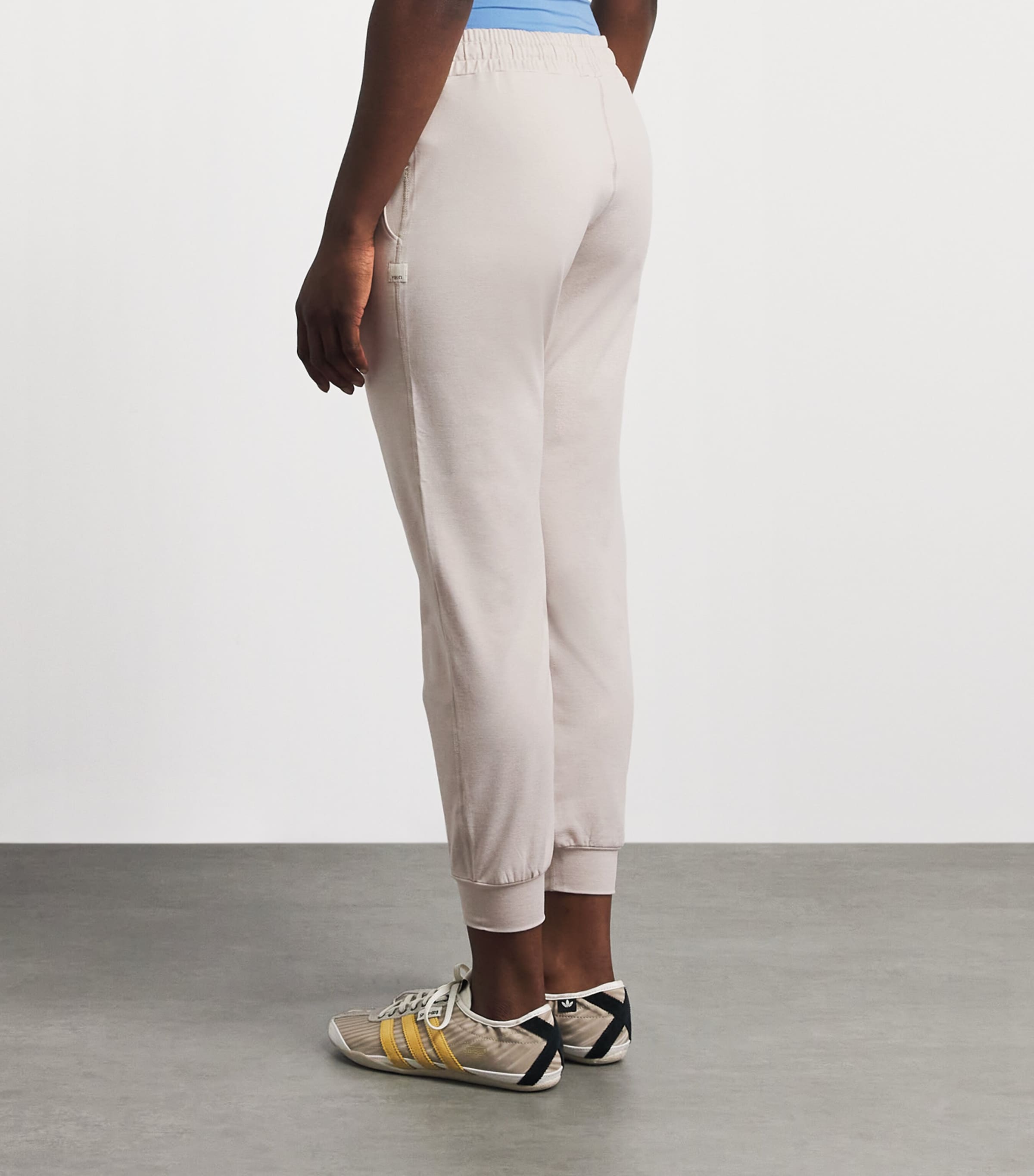 VUORI Womens Performance Sweatpants Ecru Heather Image 5