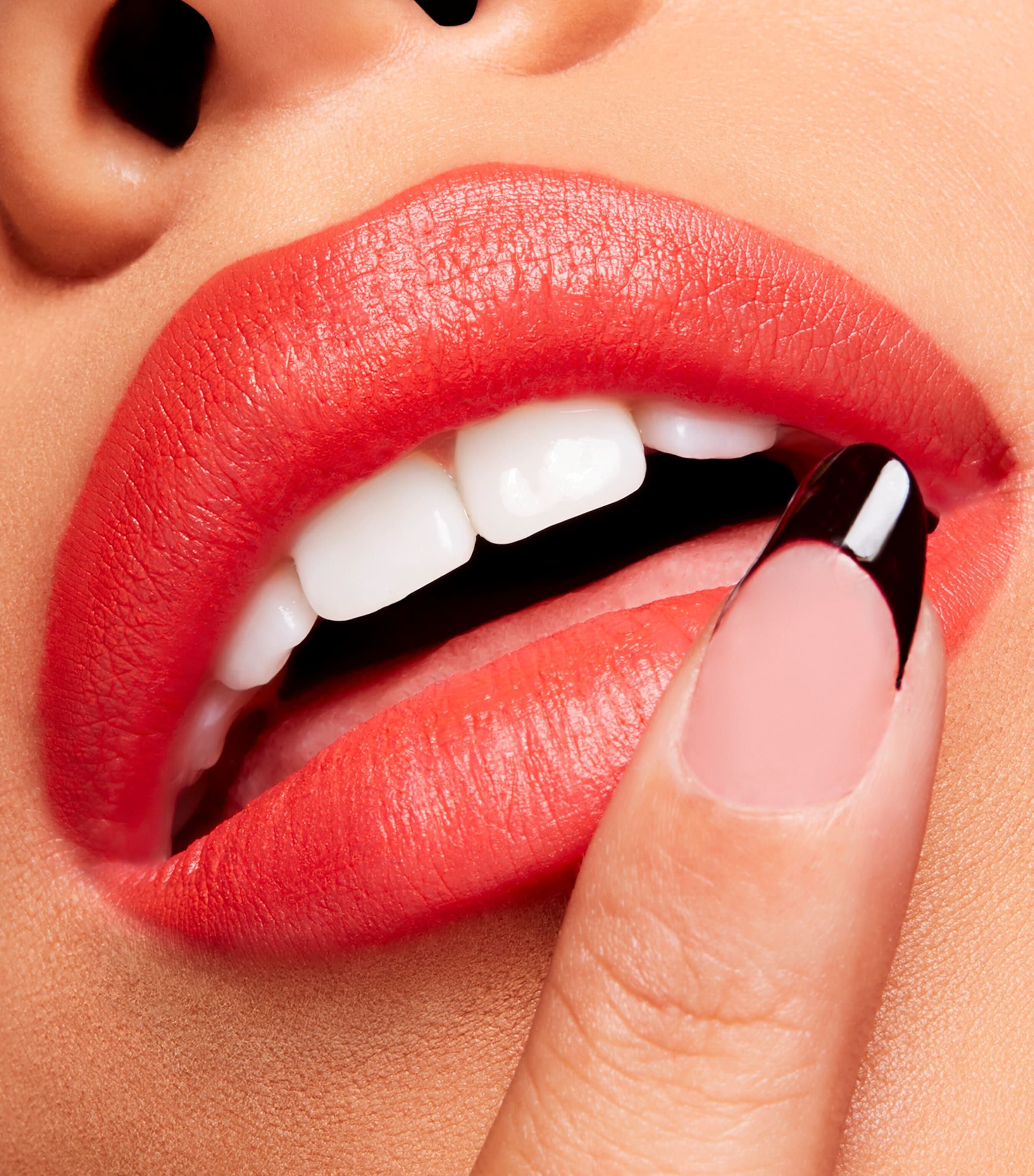 MAC Powder Kiss Velvet Blur Slim Stick Hot Paprika Image 3