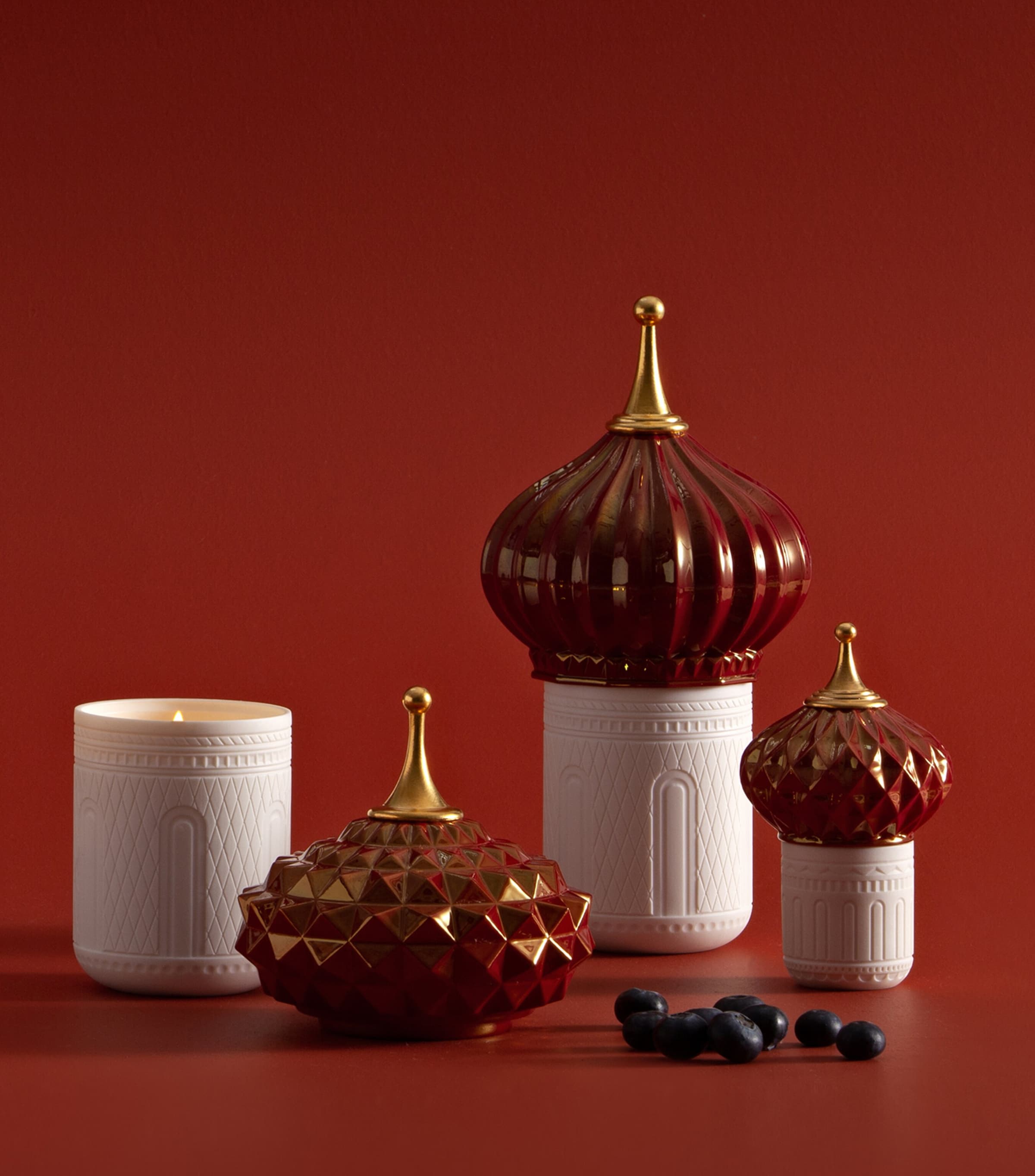 1001 Lights North Tower Candle (200g) WHITE / RED Image 4