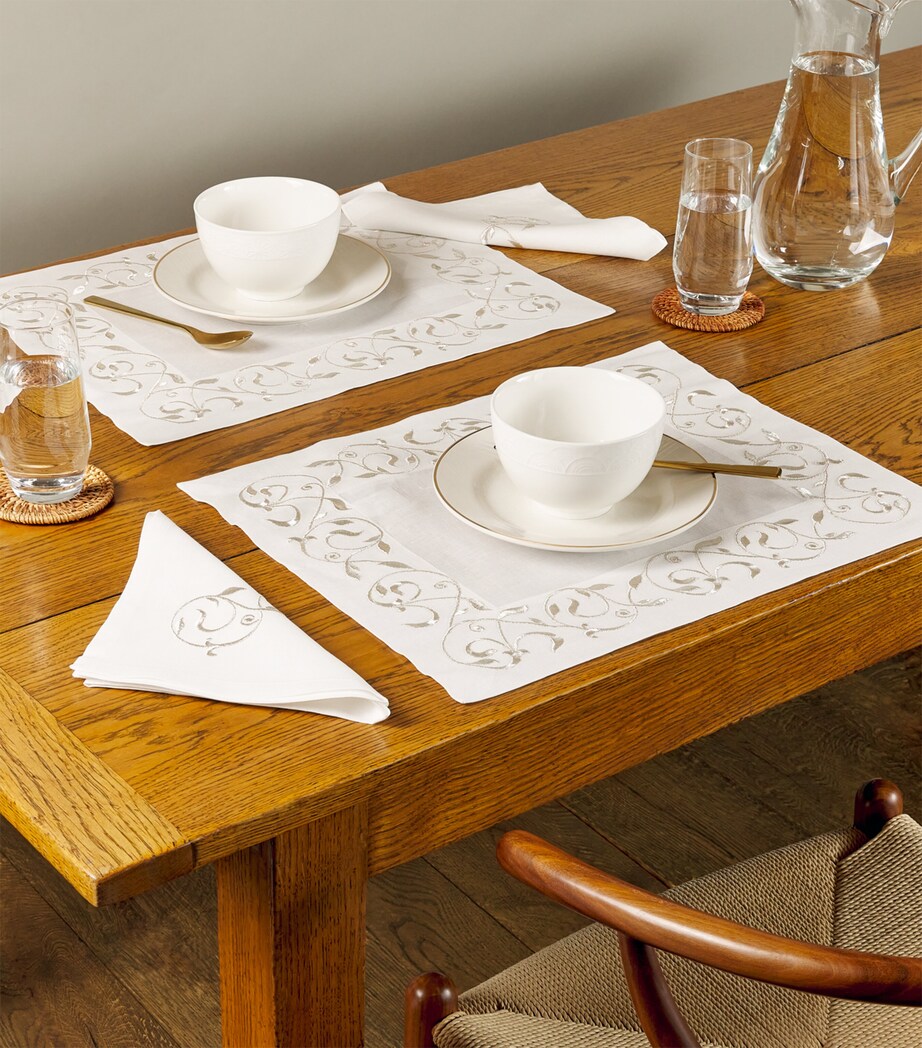 Linen Embroidered Scroll Napkin (45cm x 45cm) WHITE/SILVER Image 2