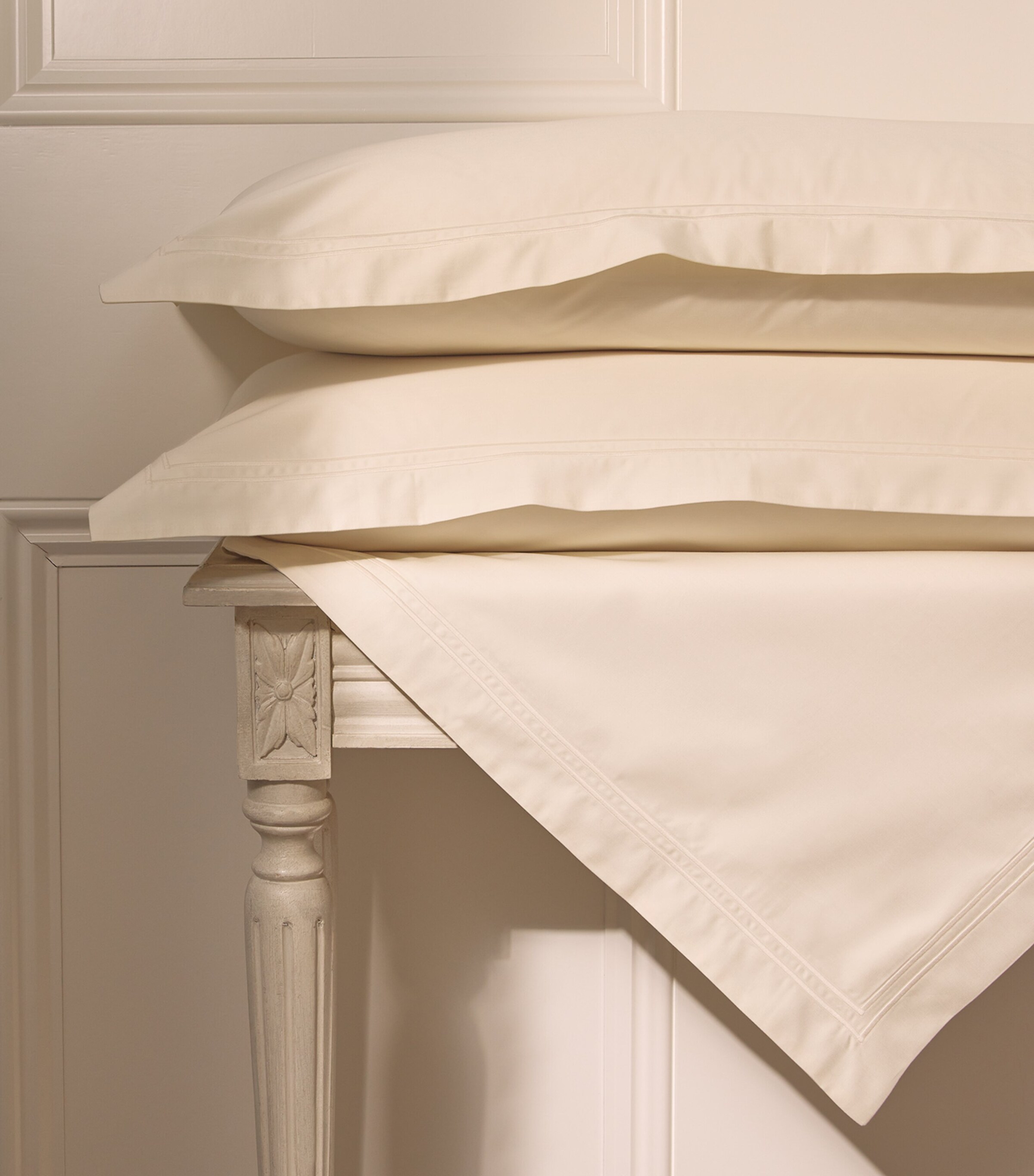 Harrods of London Brompton II Double Fitted Sheet (135cm x 190cm) Ivory Image 6