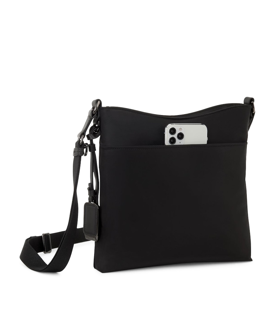 Nylon Voyageur Tyler Cross-Body Bag BLACK GUNMETAL T522 Image 4