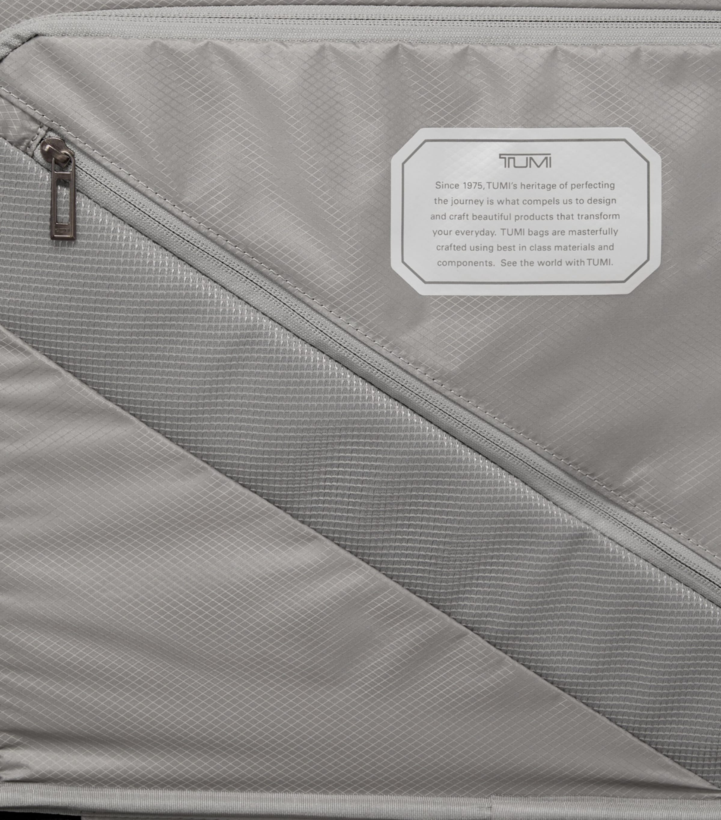 19 Degree Lite Extended Trip Check-In Suitcase (77.5cm) BLACK GRAPHITE A205 Image 3