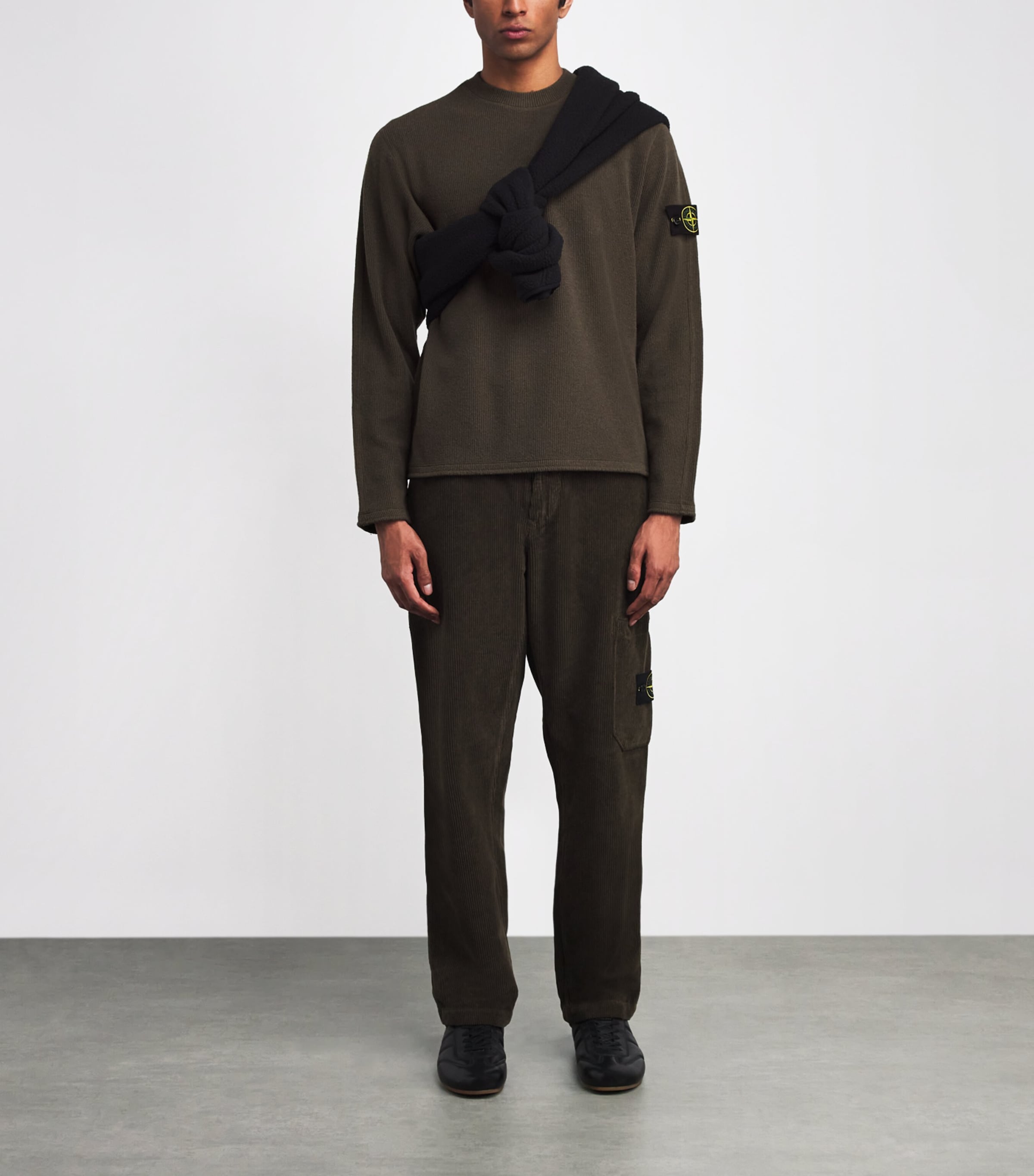 Wool-Blend Ribbed Sweater V0054 Image 2