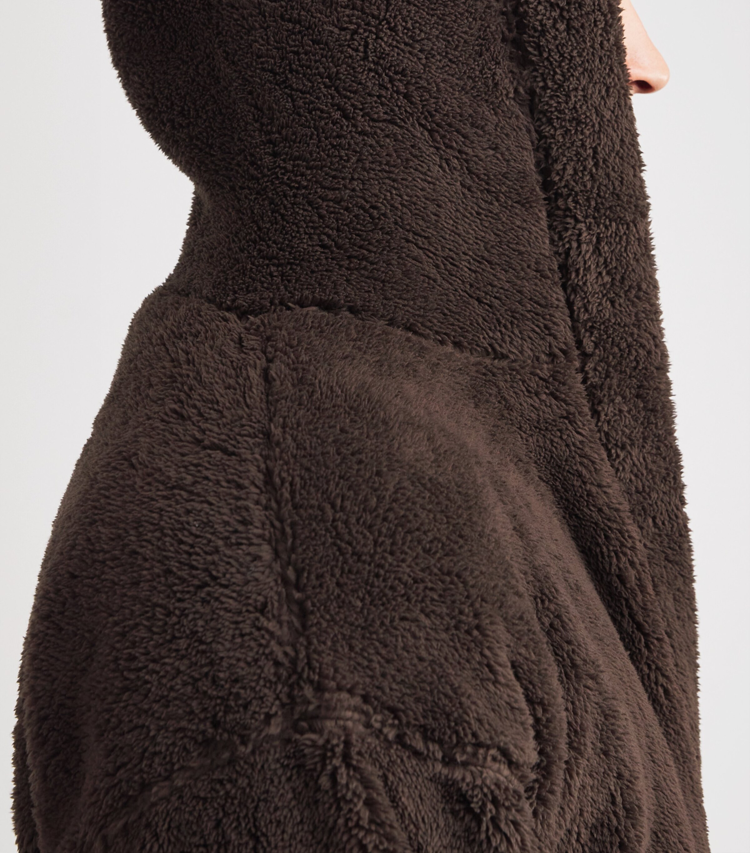 Skims Mens Plush Hotel Robe Espresso Image 6