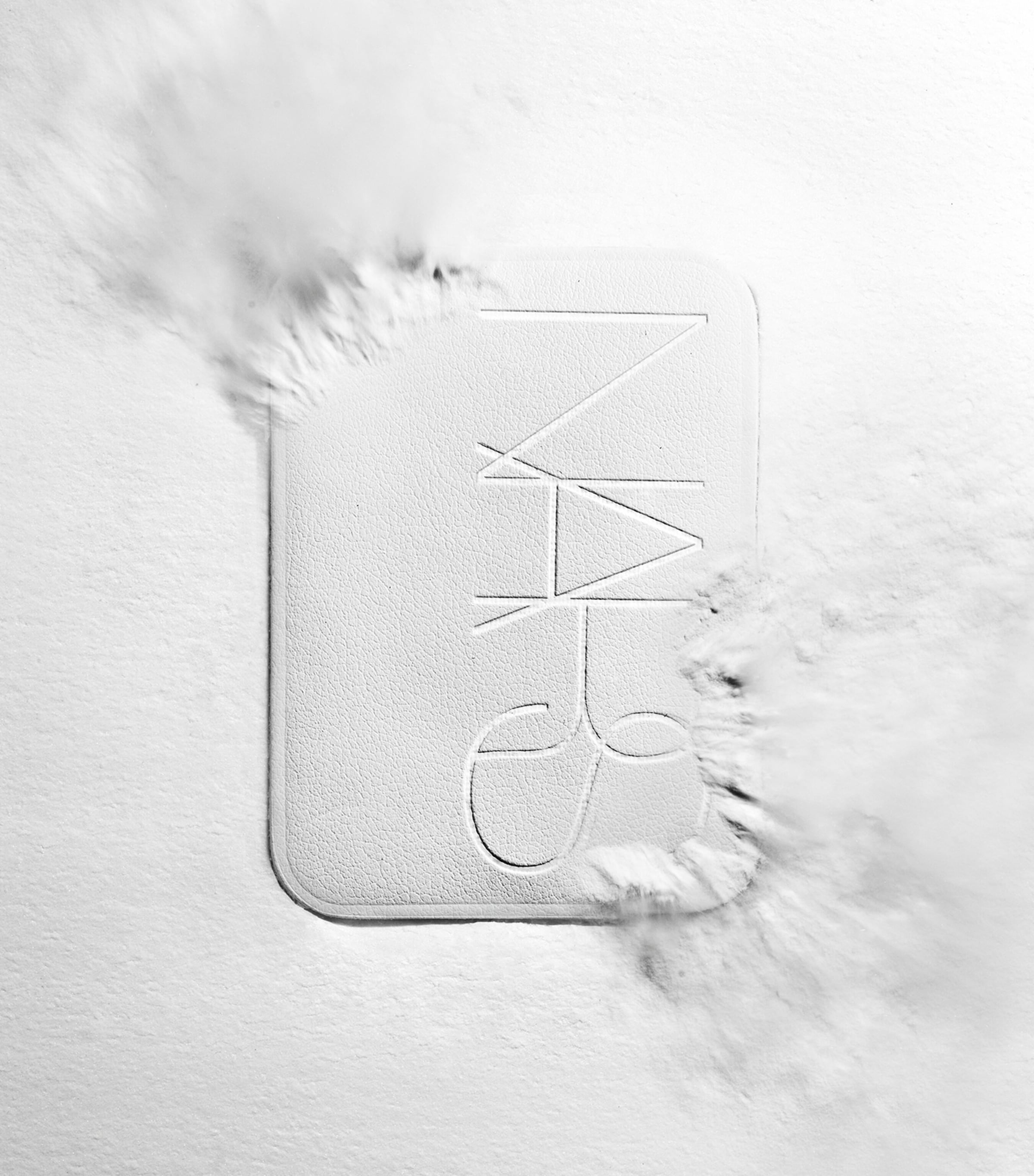 Light Reflecting Pressed Setting Powder CRYSTAL Image 4