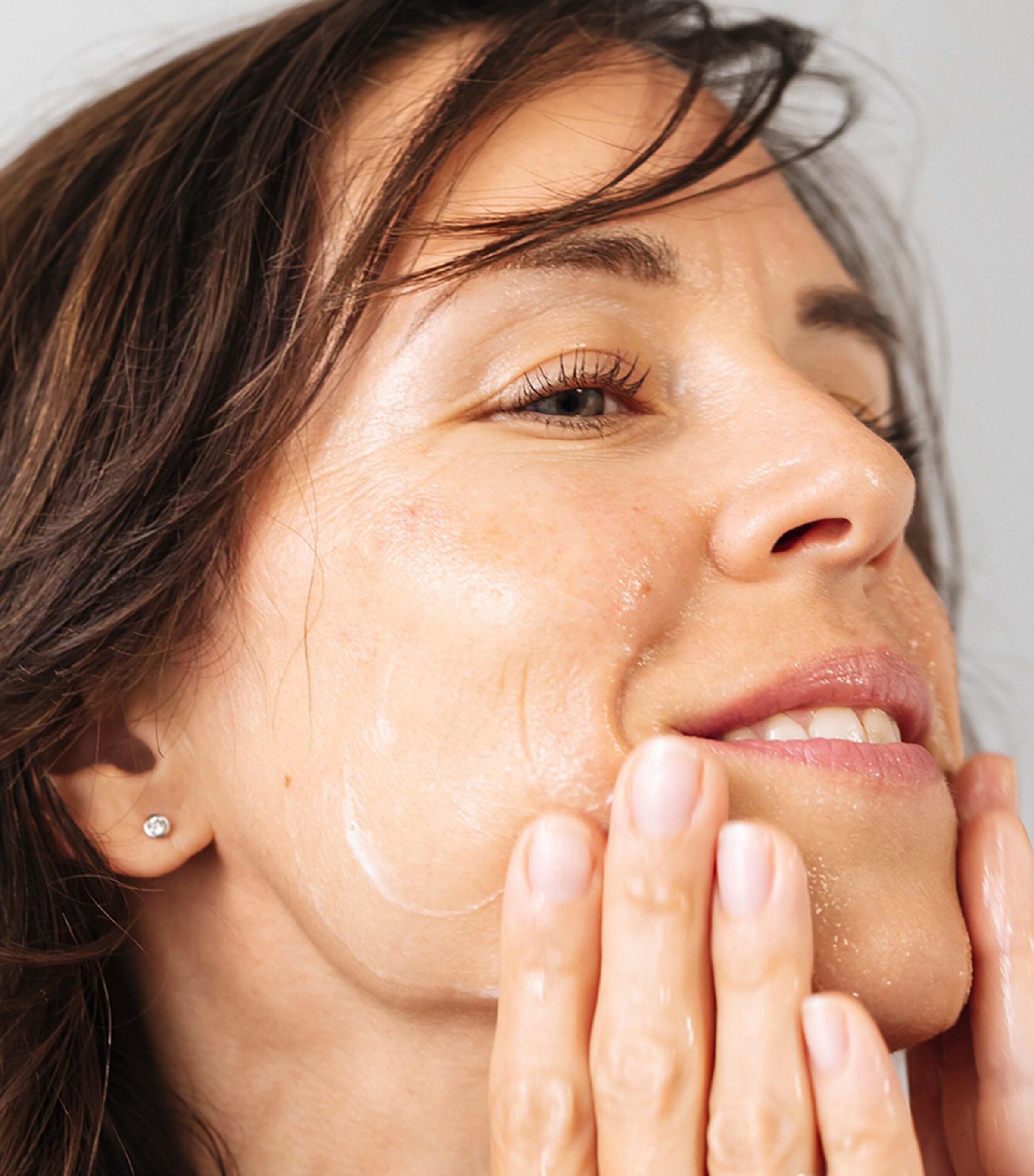 Jumbo Size Soy Face Cleanser (400ml) NO COLOUR Image 5