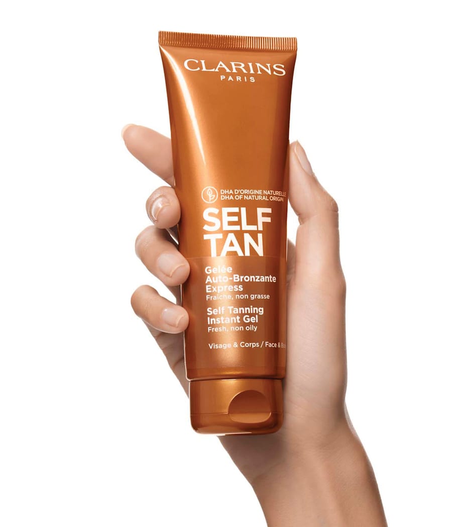 Self Tanning Instant Gel (125ml) NO COLOUR Image 3