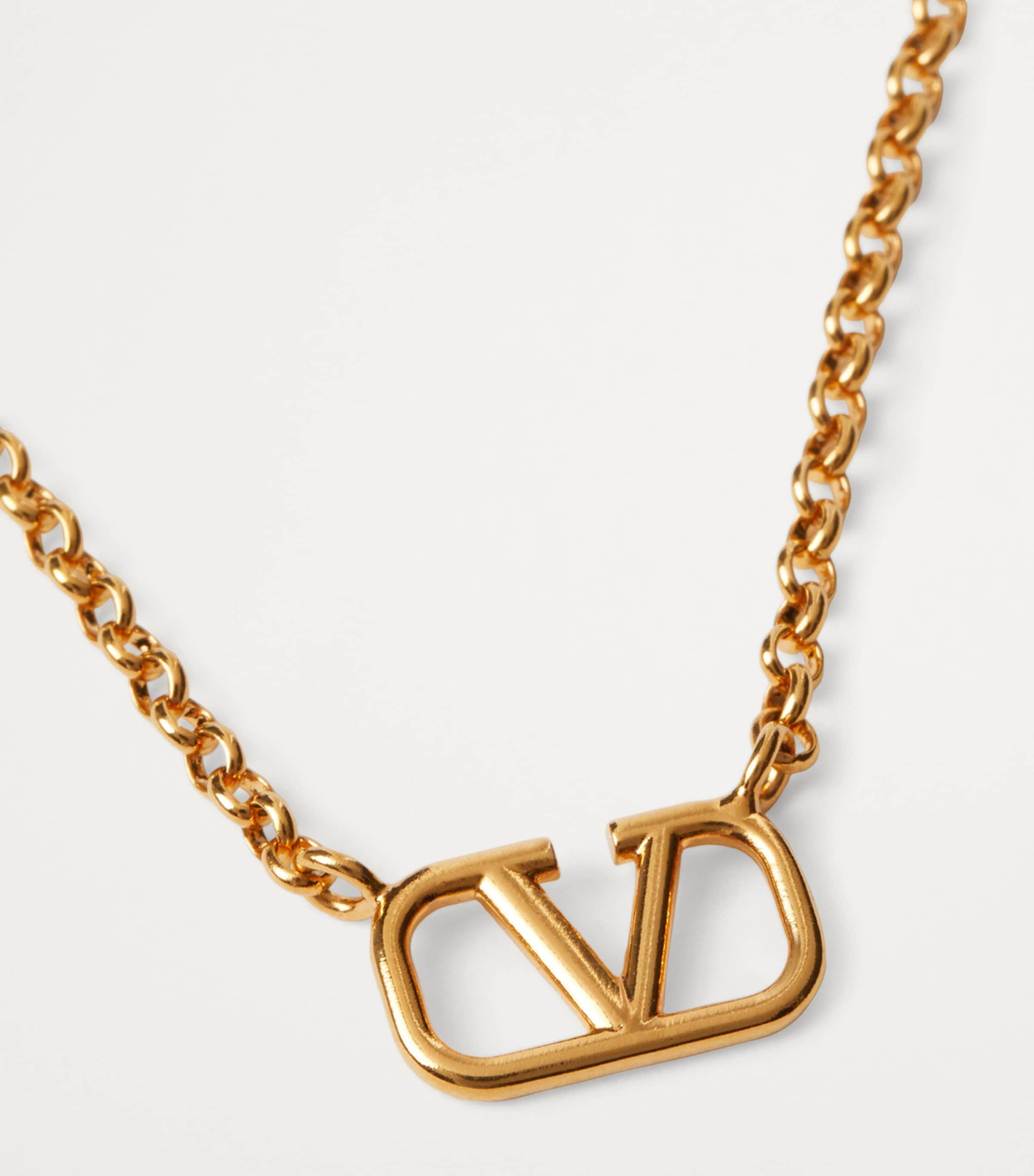 VLogo Necklace CS4 Image 4