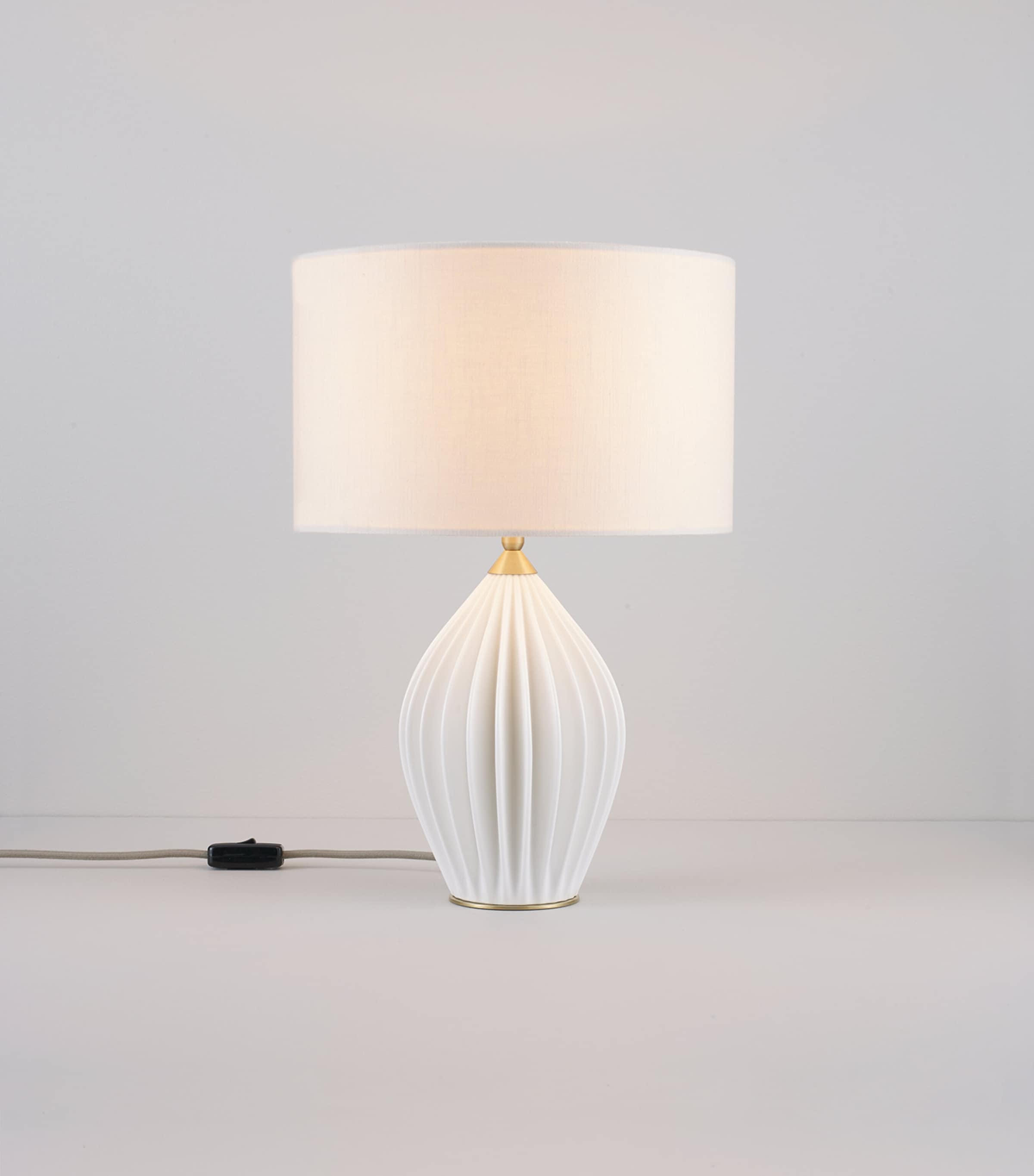 Original Btc Fin Queen Table Lamp