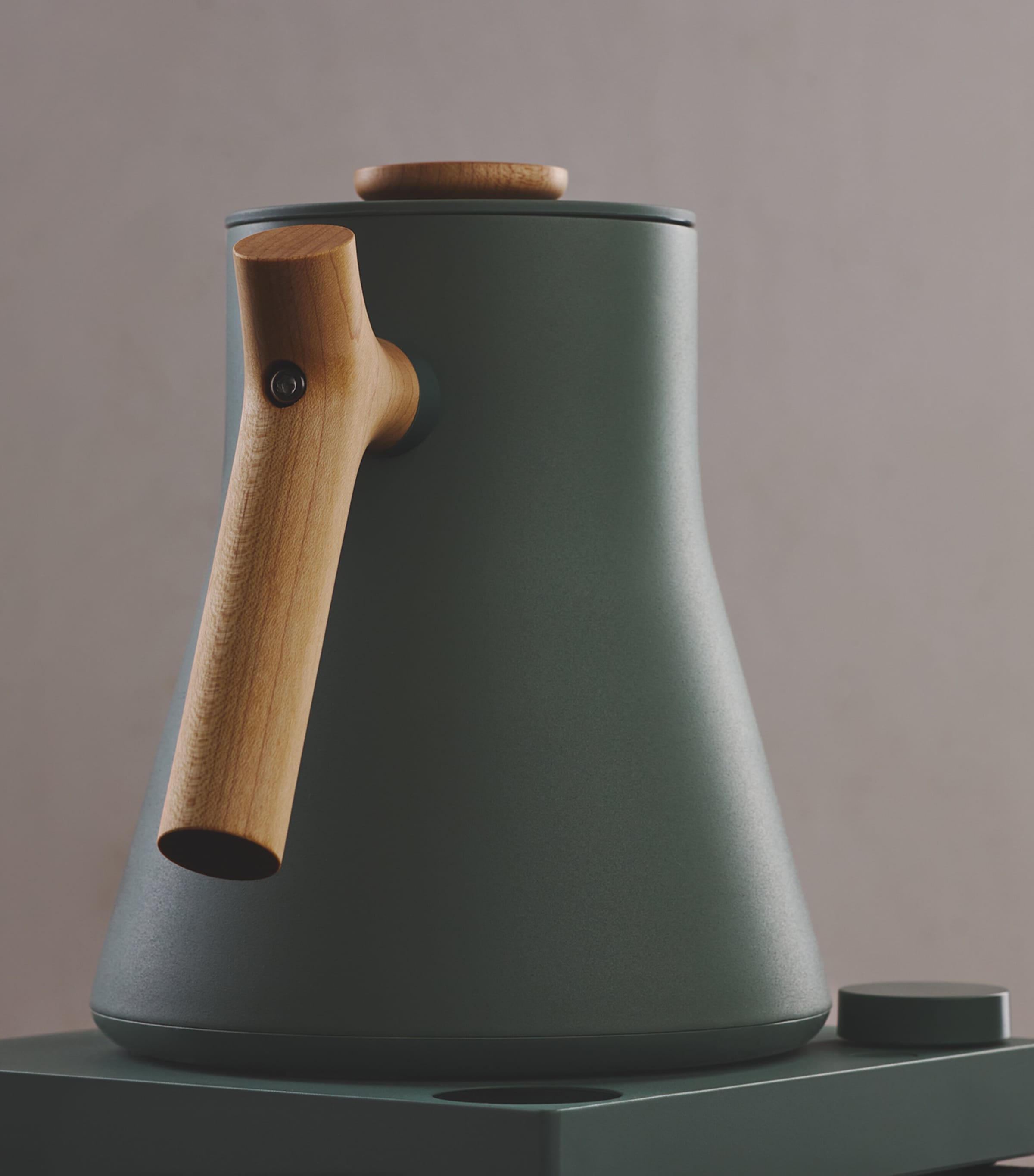 Stagg EKG Pro Electric Kettle SMOKE GREEN + MAPLE Image 11