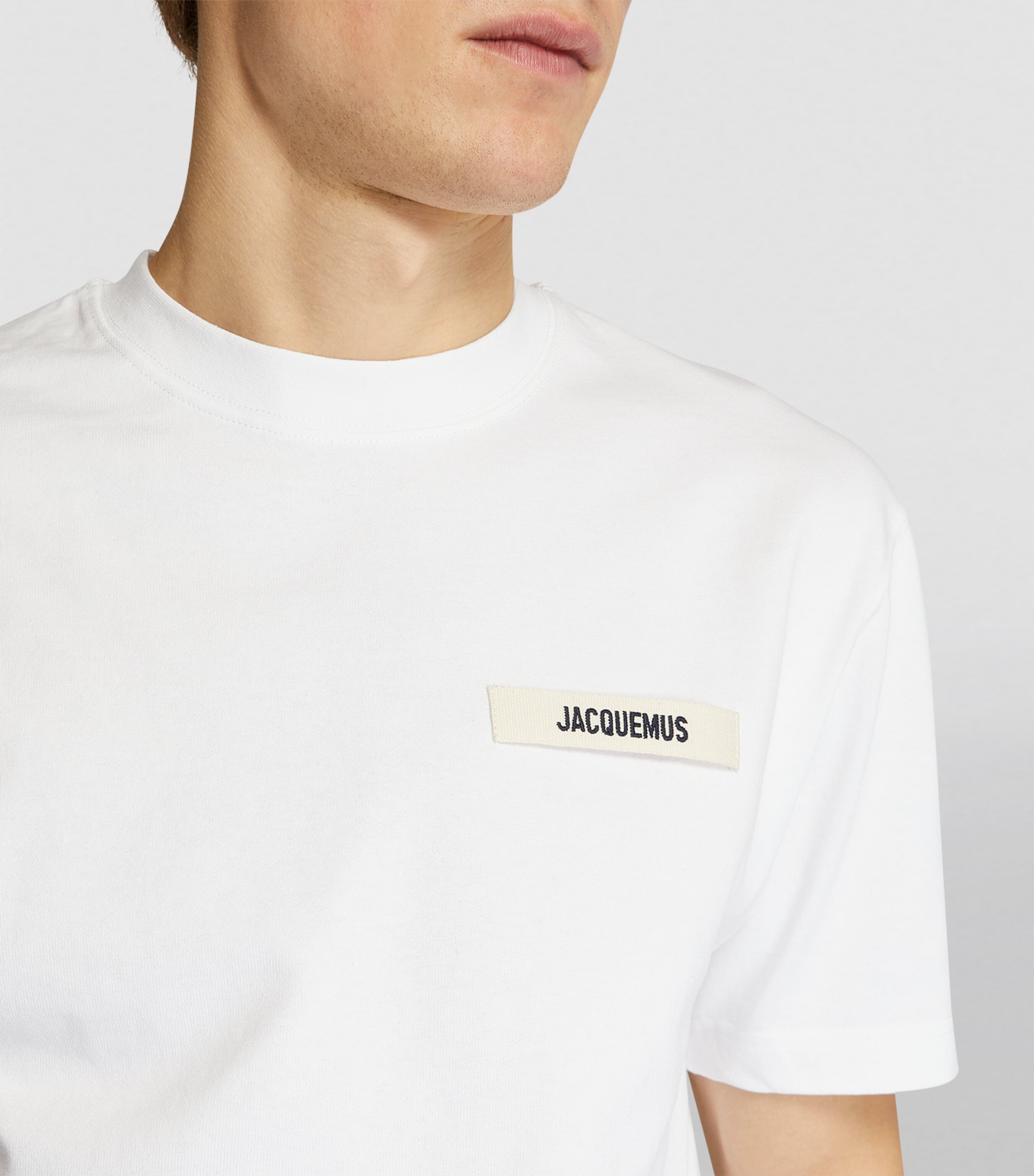 新品タグ付きJACQUEMUS LeTshirtGrosGrain ロゴTシャツ 24HTSM00133AJ00226150_1.jpg