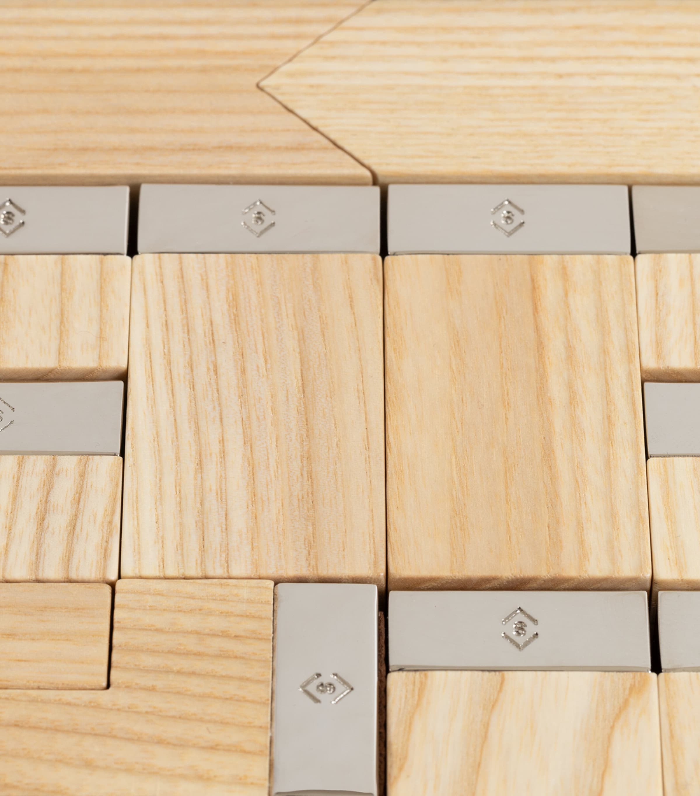 Leather-Maple Wood Chess Set COGNAC & WHEAT Image 4