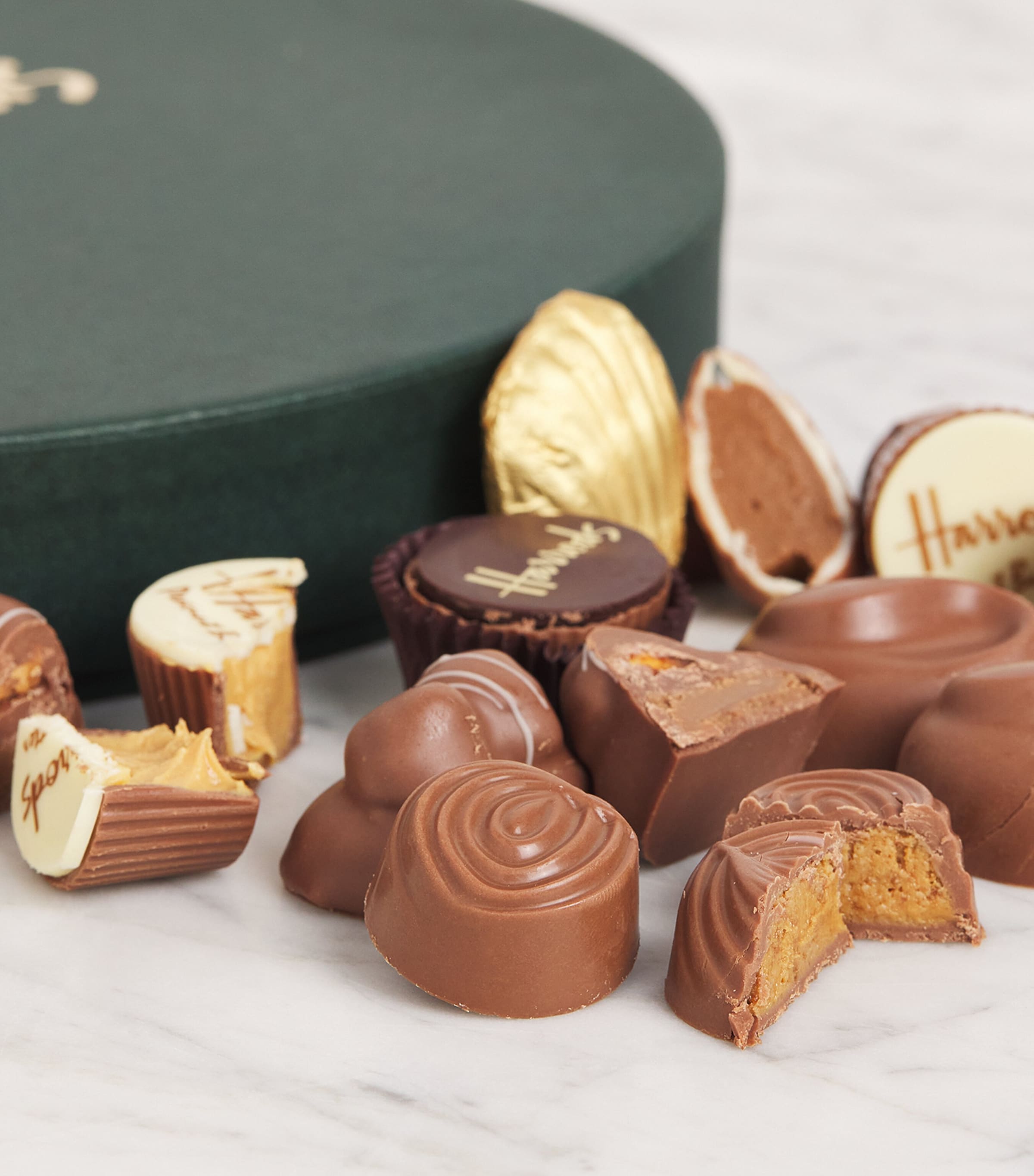 Belgian Favourites Mini Chocolate Selection (650g) NO COLOUR Image 4