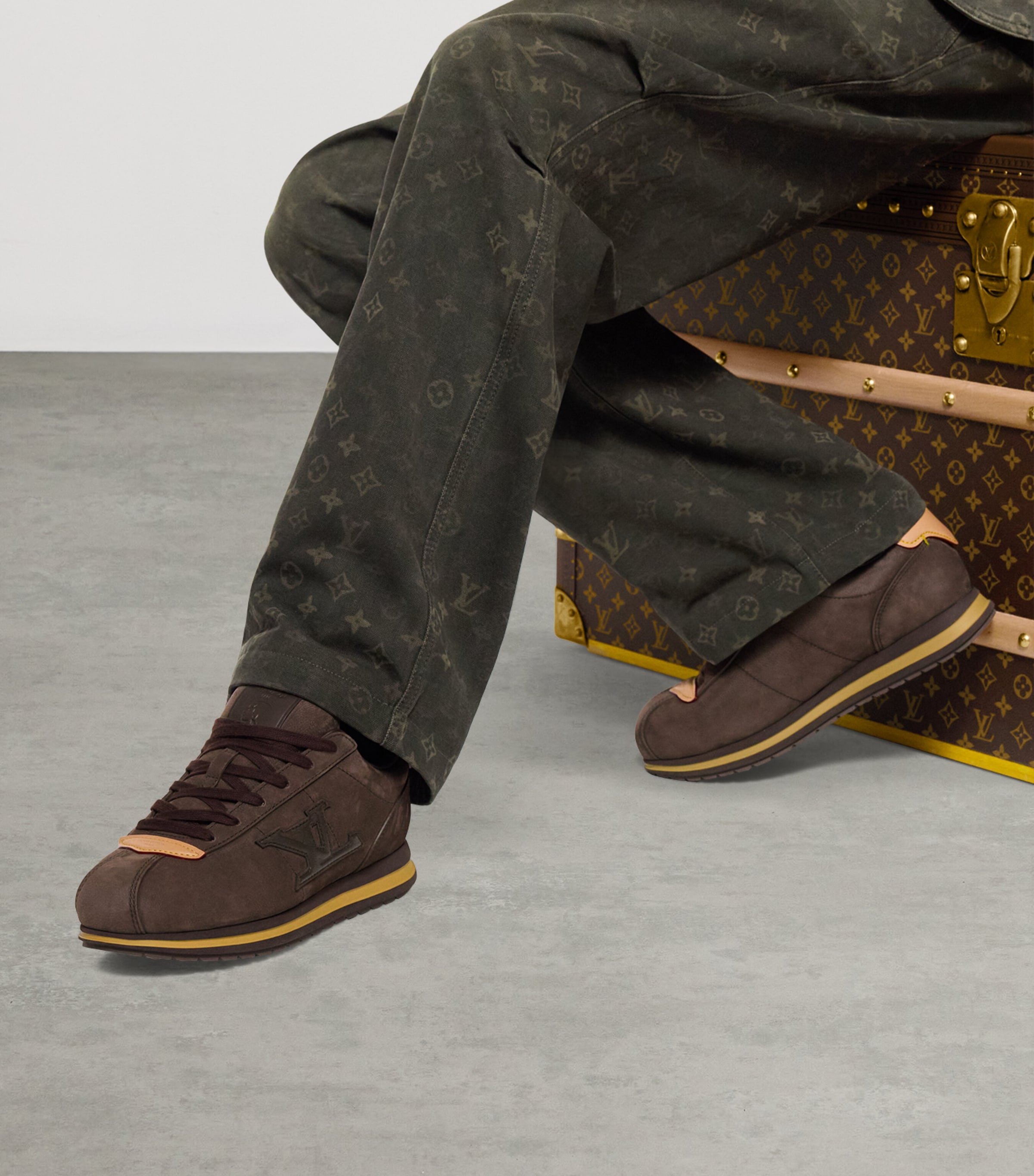 Suede Buttersoft Trainers BROWN Image 2