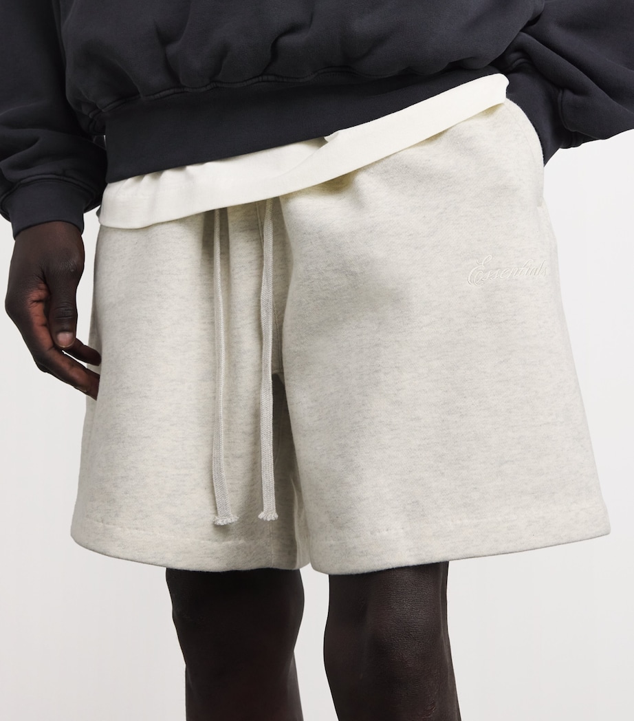 FEAR OF GOD ESSENTIALS Mens Fleece Classic Sweatshorts Oatml Hthr/lght Hthr Image 3
