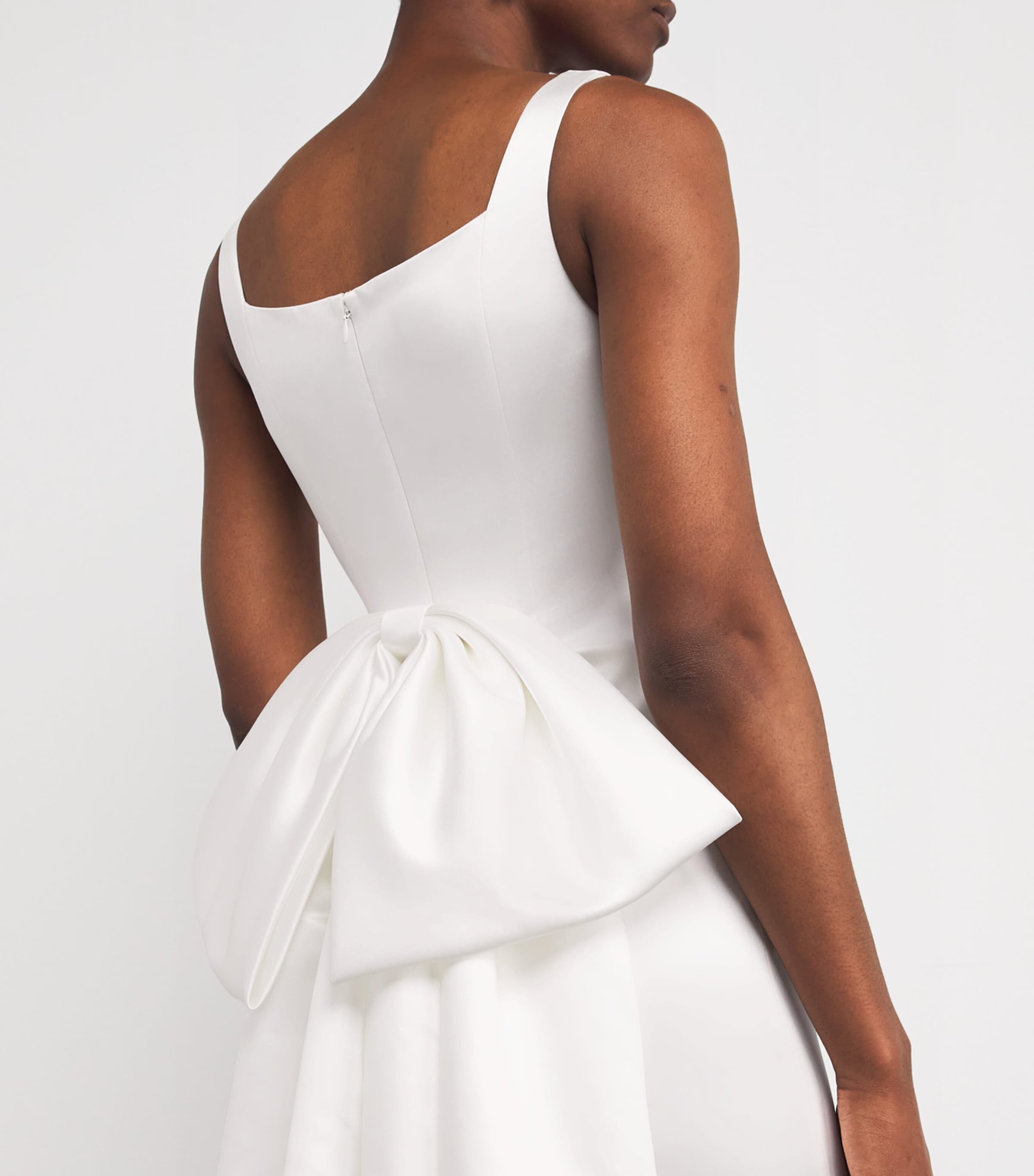 「HUISHAN ZHANG」シルクオーガンザ ロングドレス Huishan Zhang Duchesse Satin Shannon Gown | Harrods US