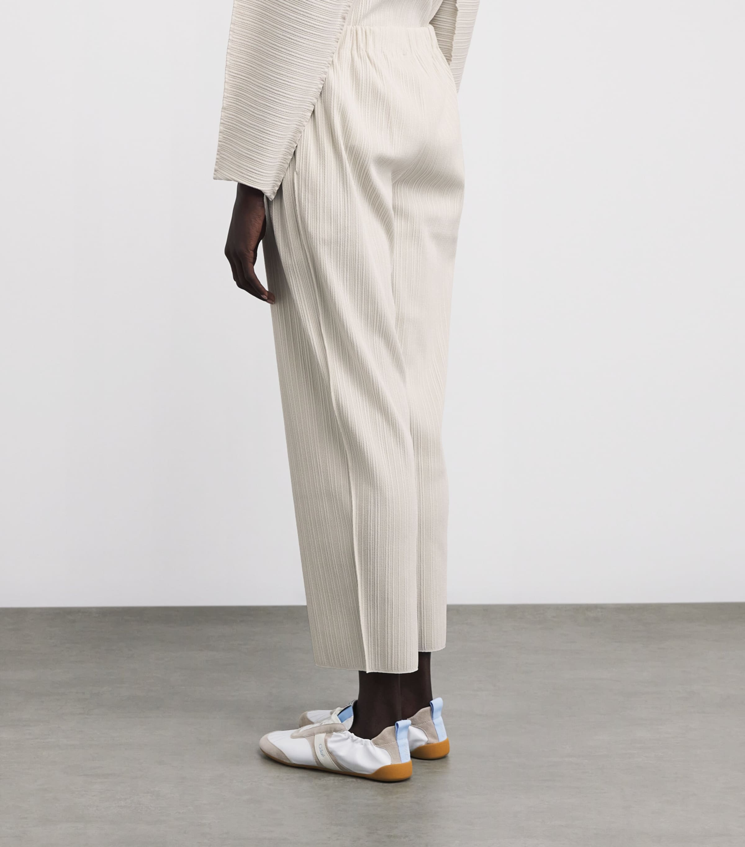 A-POC Shell Cropped Trousers OFF WHITE Image 4