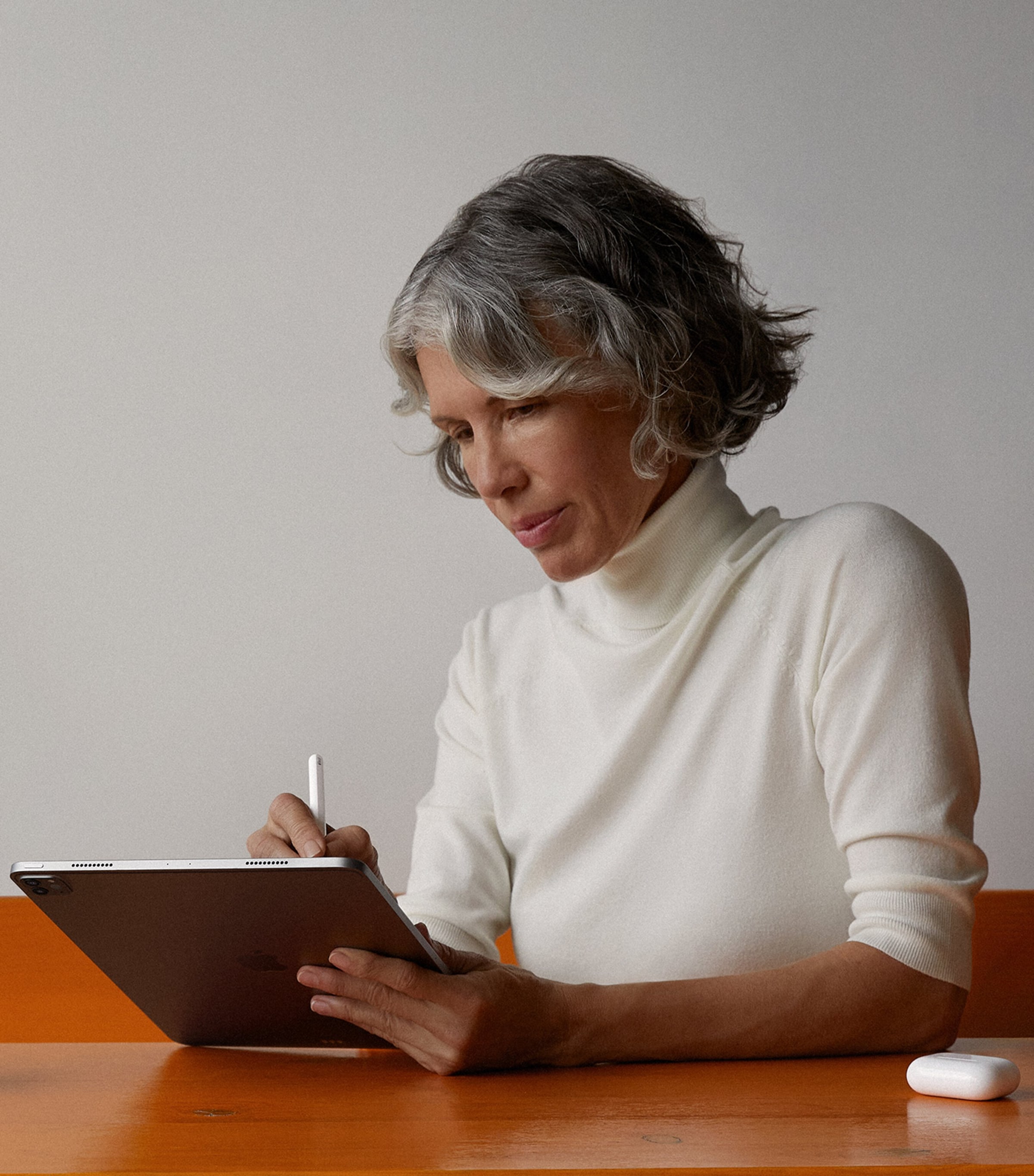 iPad Pro 11" Cellular (2022) 2TB - Silver SILVER Image 5